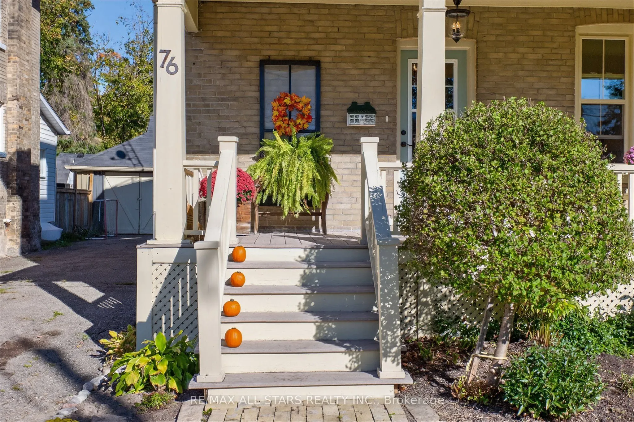 76 Wellington Street