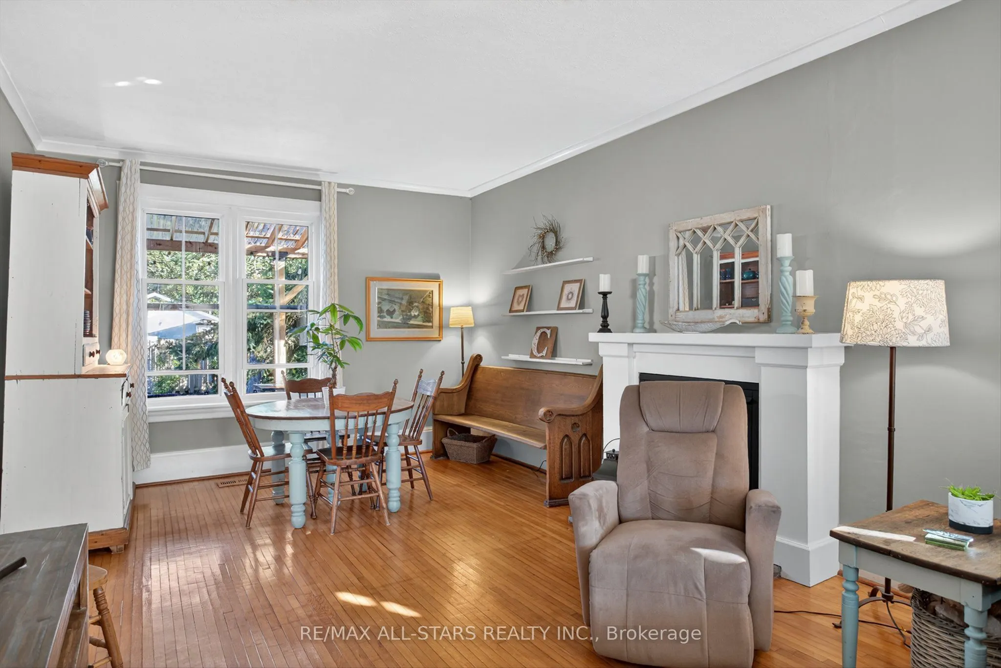 76 Wellington Street