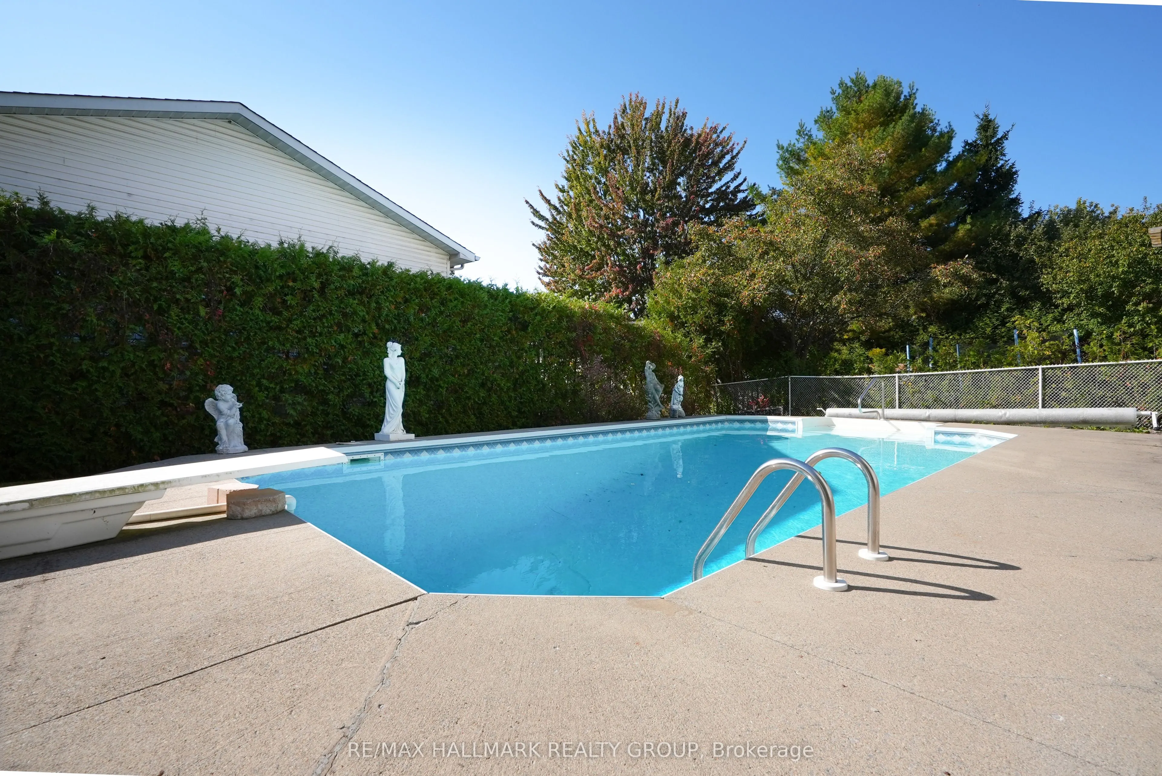1354 Gaultois Avenue