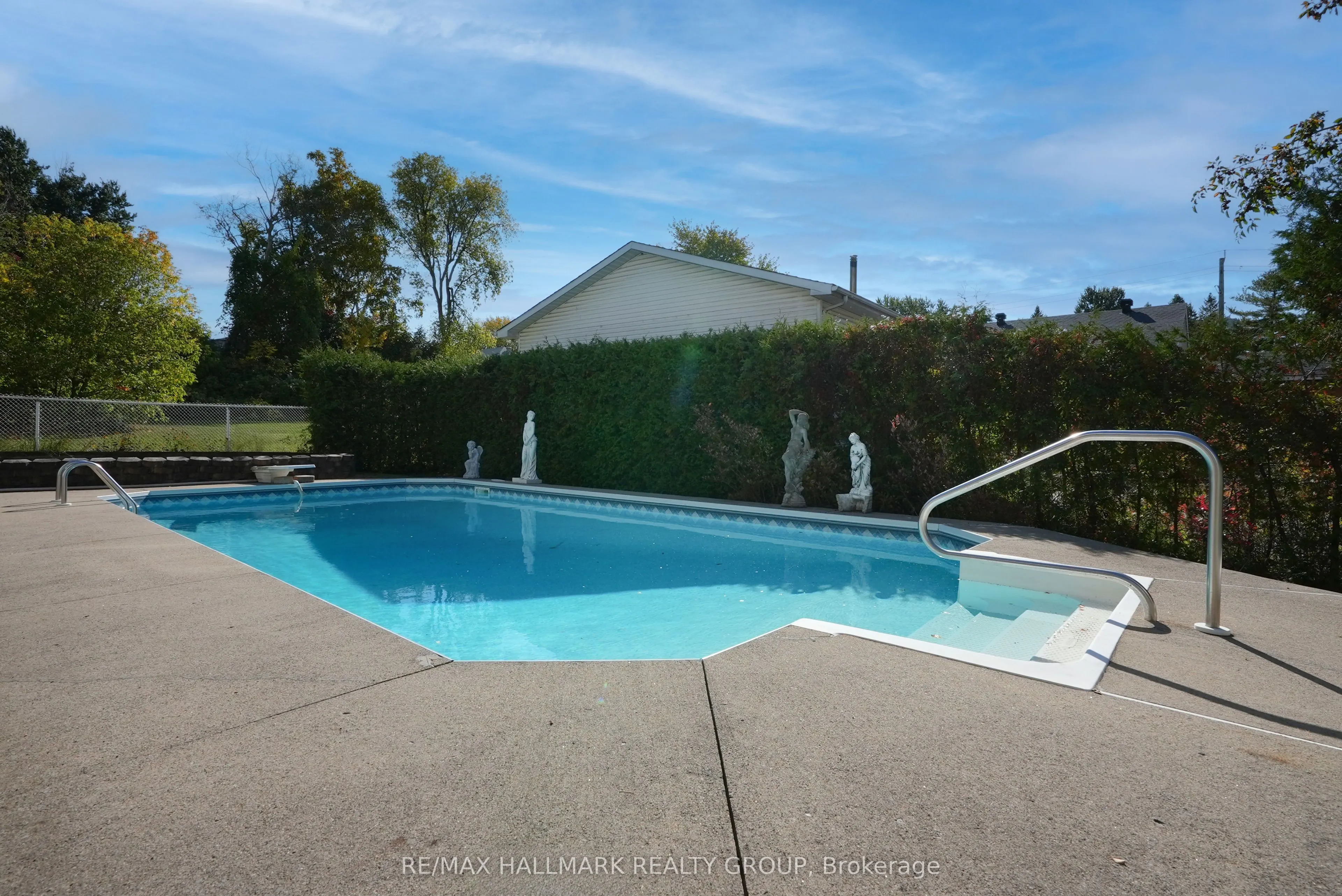 1354 Gaultois Avenue