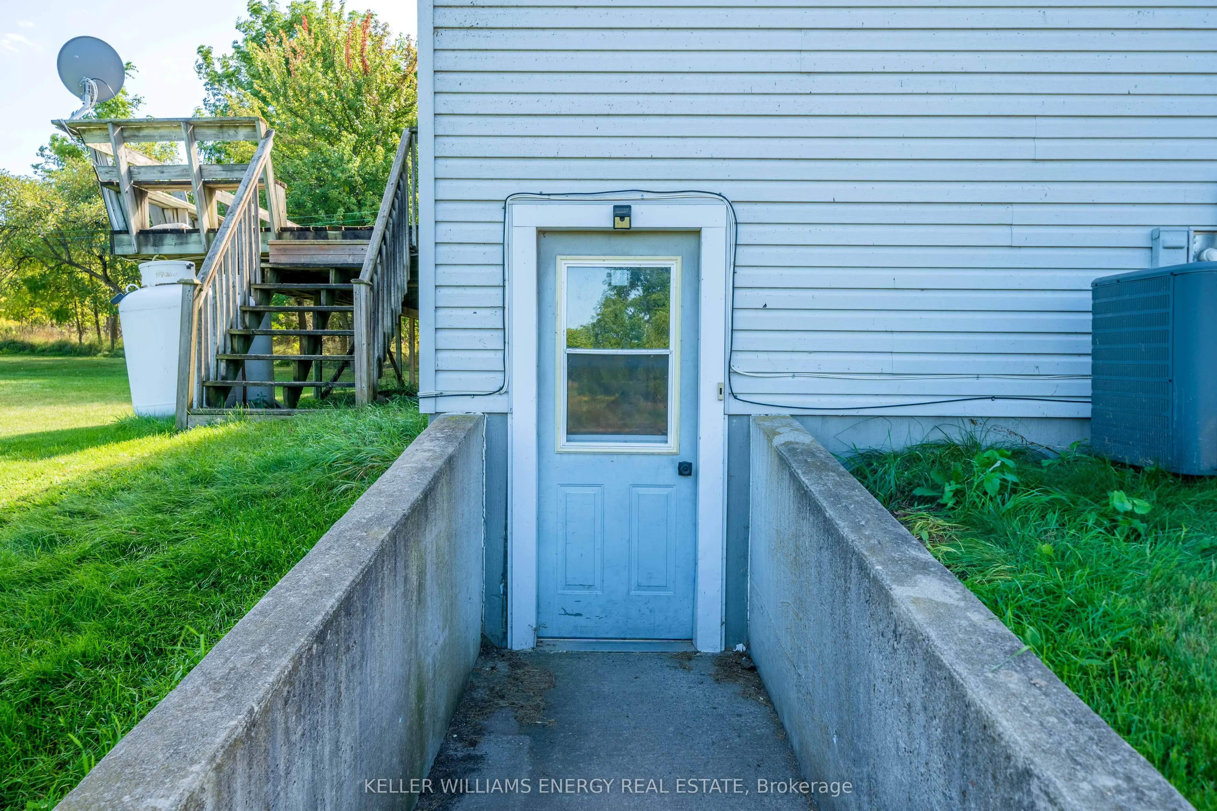 12699 Loyalist Parkway