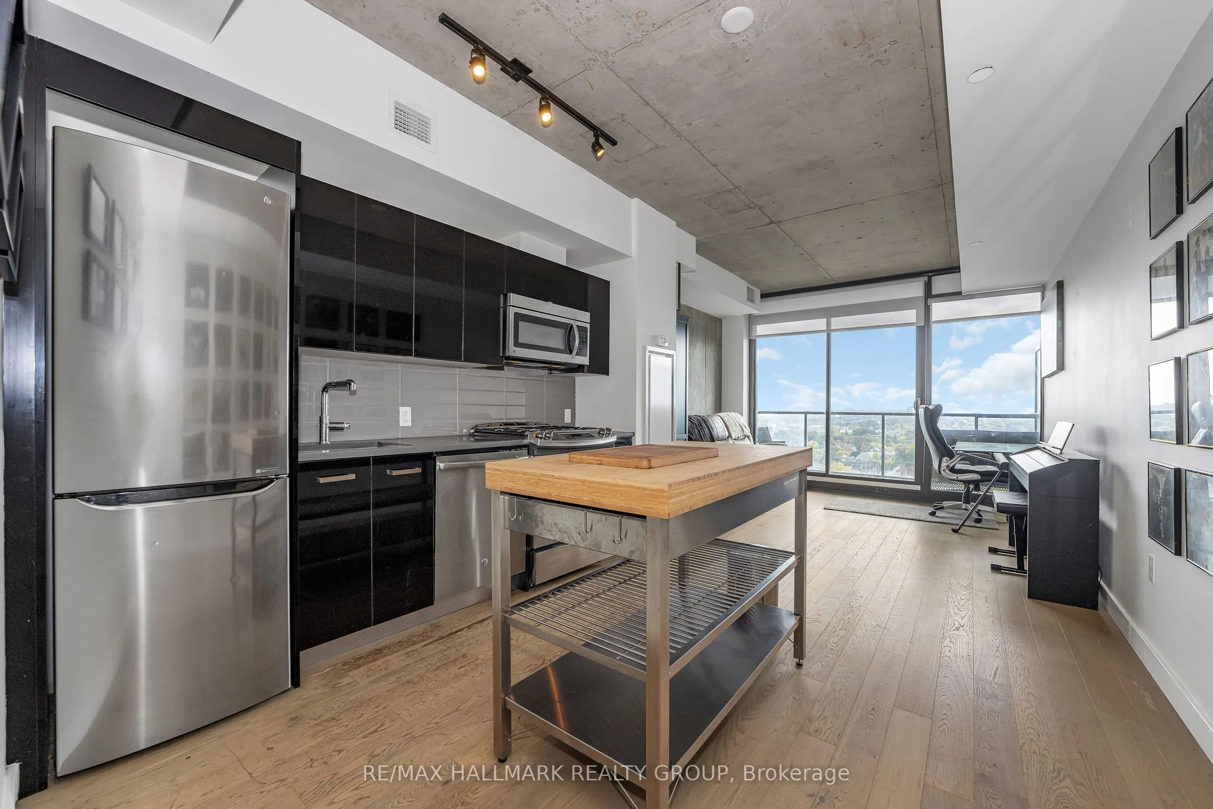 224 Lyon Street N, #1602