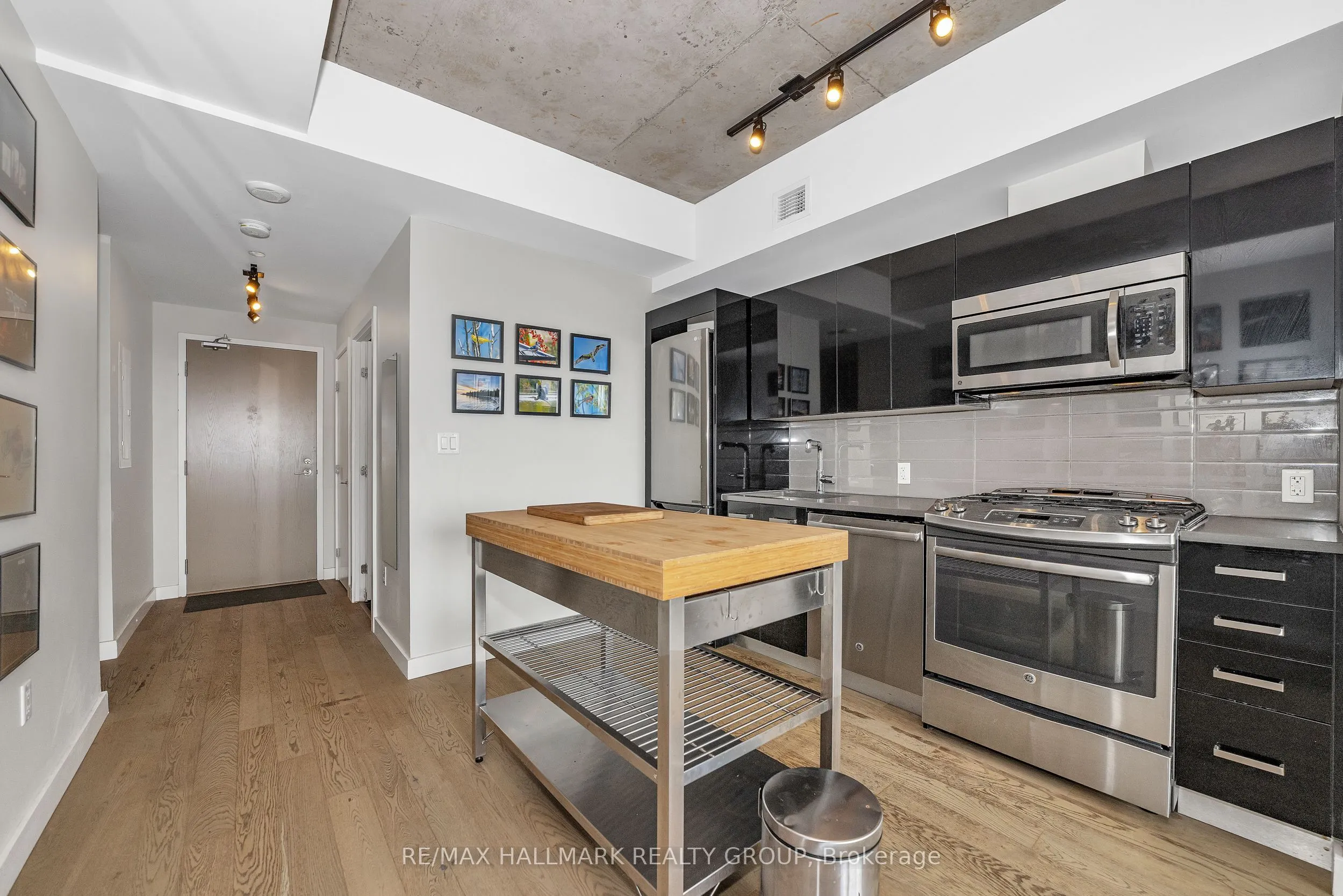 224 Lyon Street N, #1602