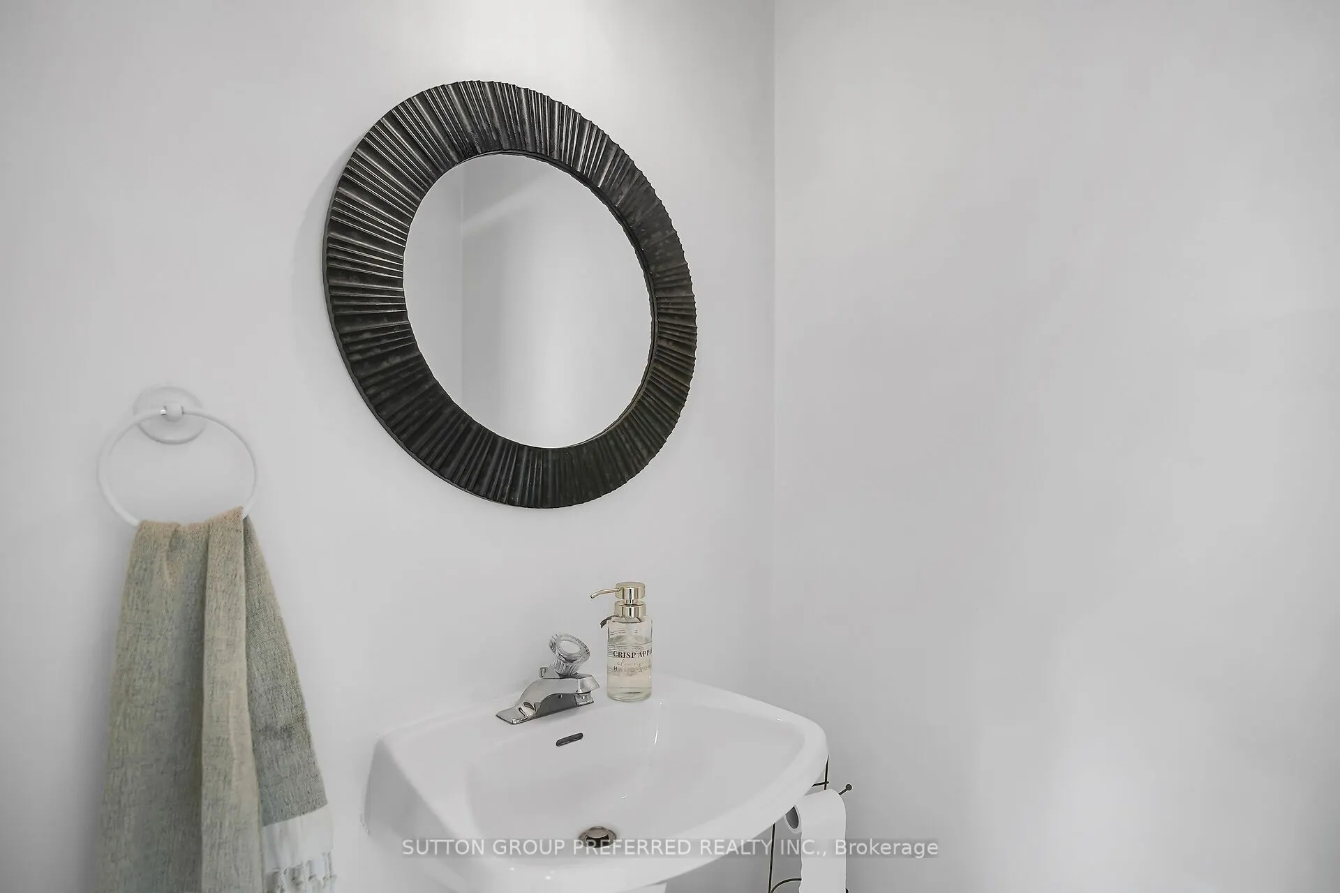 561 PRINCESS Avenue, #4