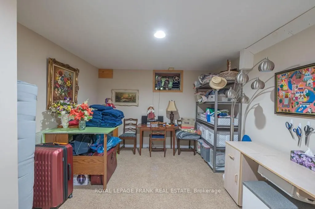 120 Sugarbush Crescent
