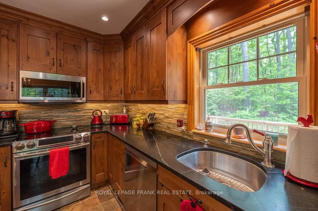 120 Sugarbush Crescent