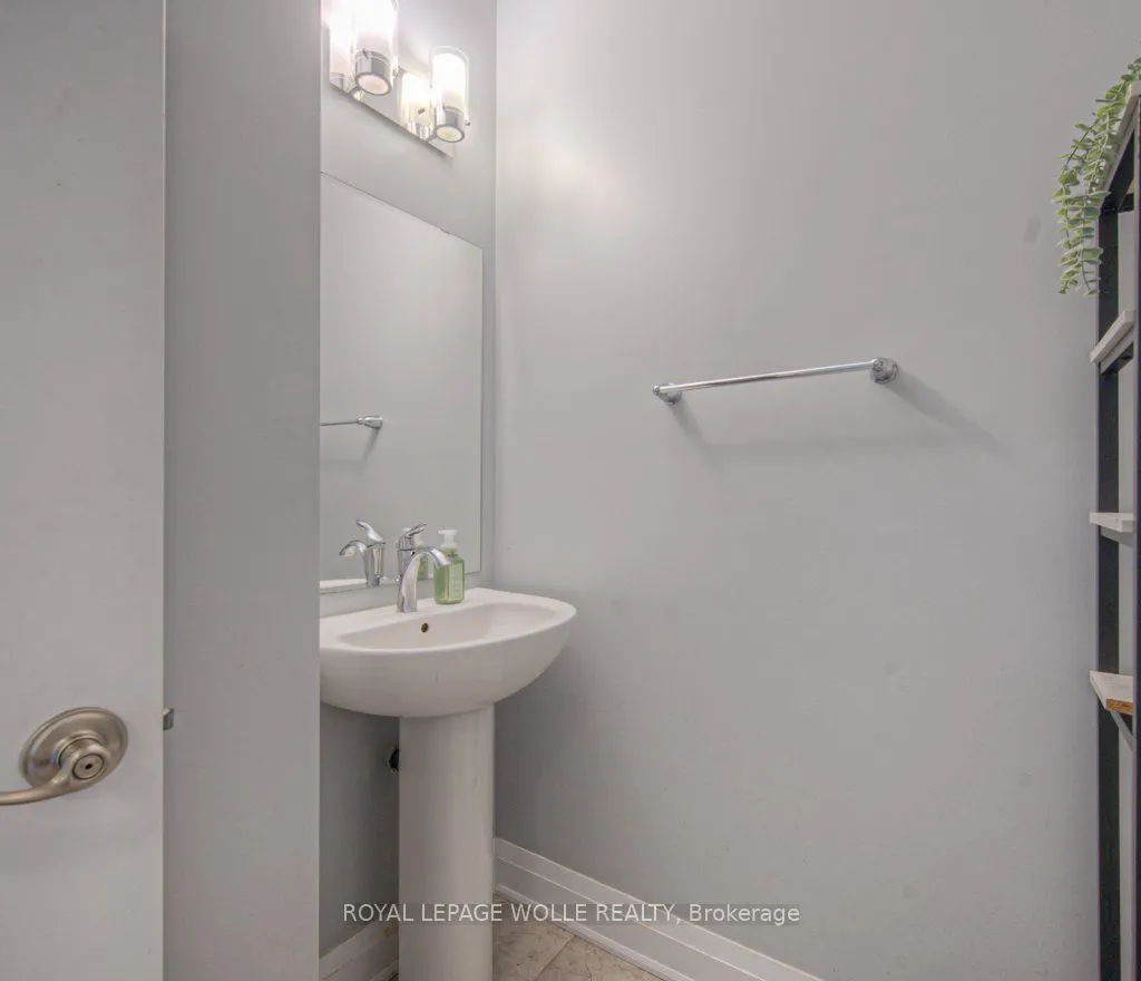 286 Tall Grass Crescent, #15