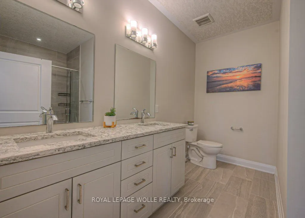 286 Tall Grass Crescent, #15