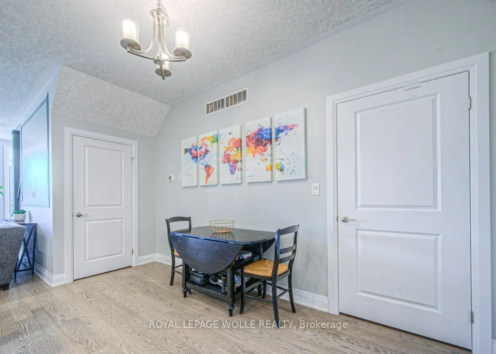 286 Tall Grass Crescent, #15