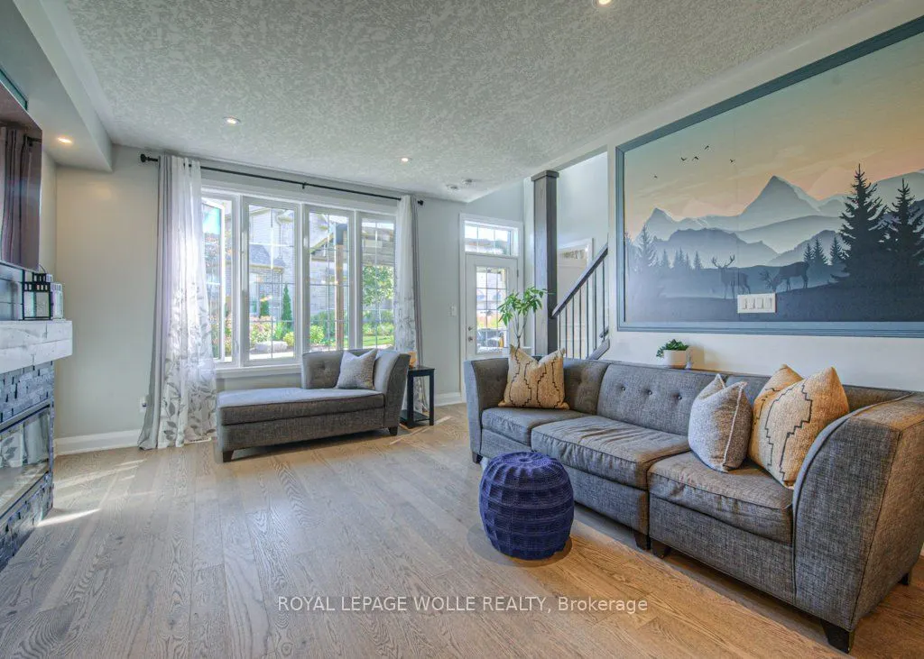 286 Tall Grass Crescent, #15
