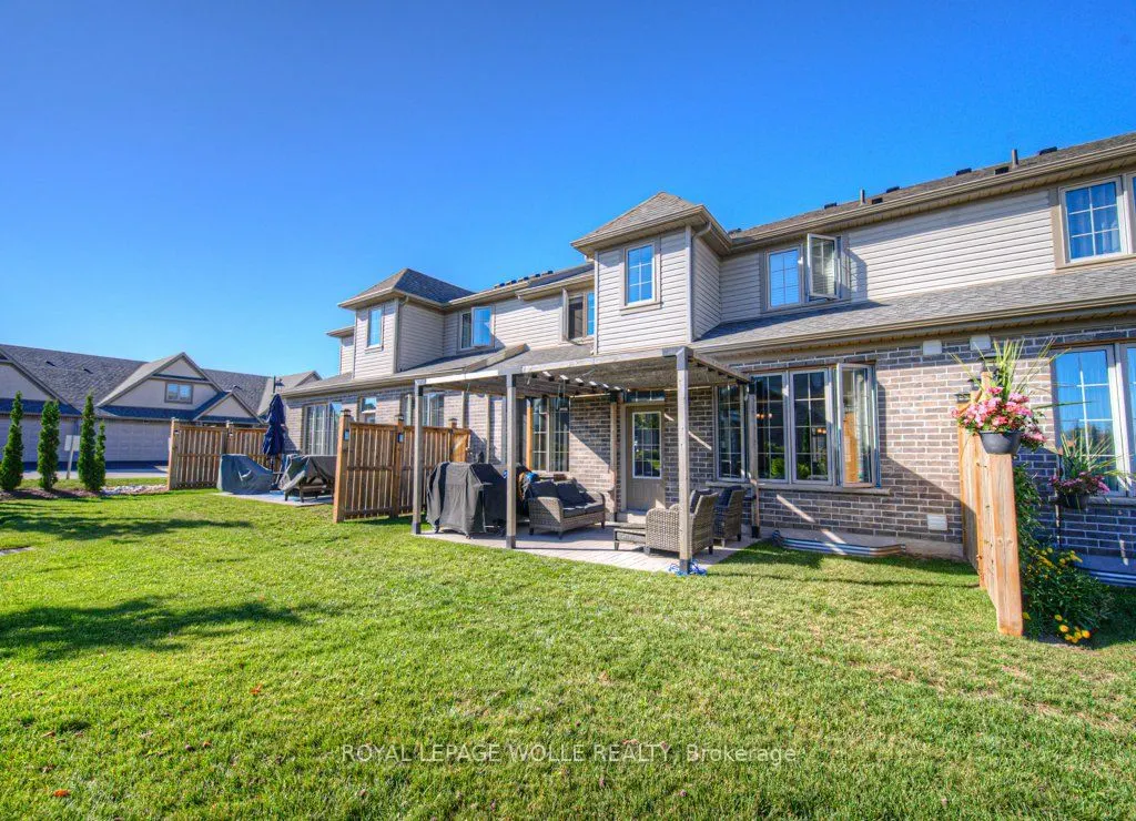 286 Tall Grass Crescent, #15