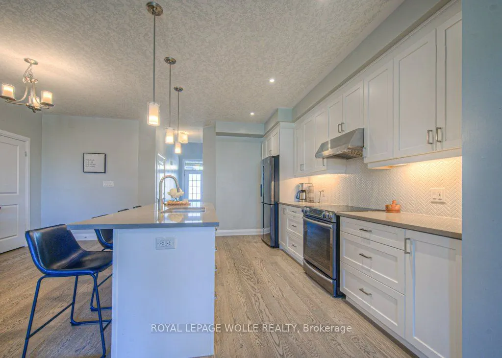286 Tall Grass Crescent, #15