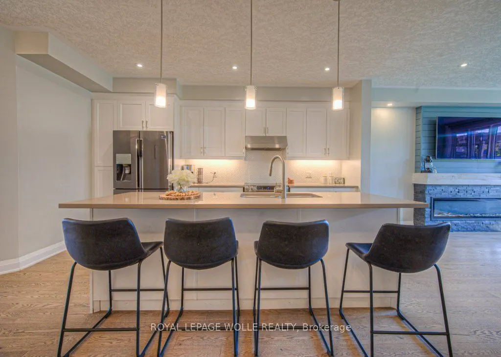 286 Tall Grass Crescent, #15