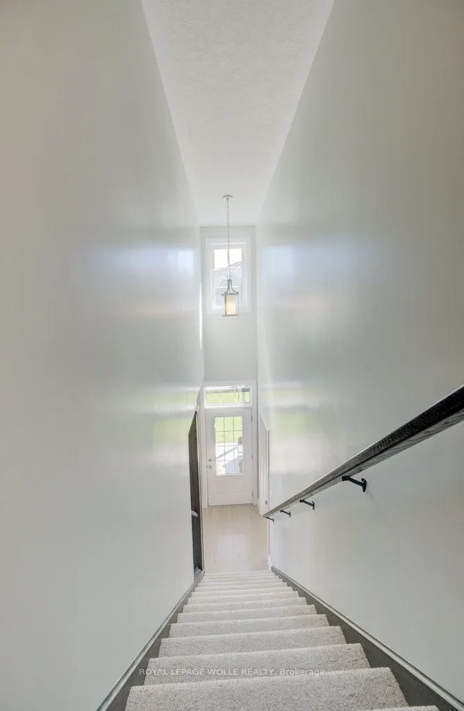 286 Tall Grass Crescent, #15