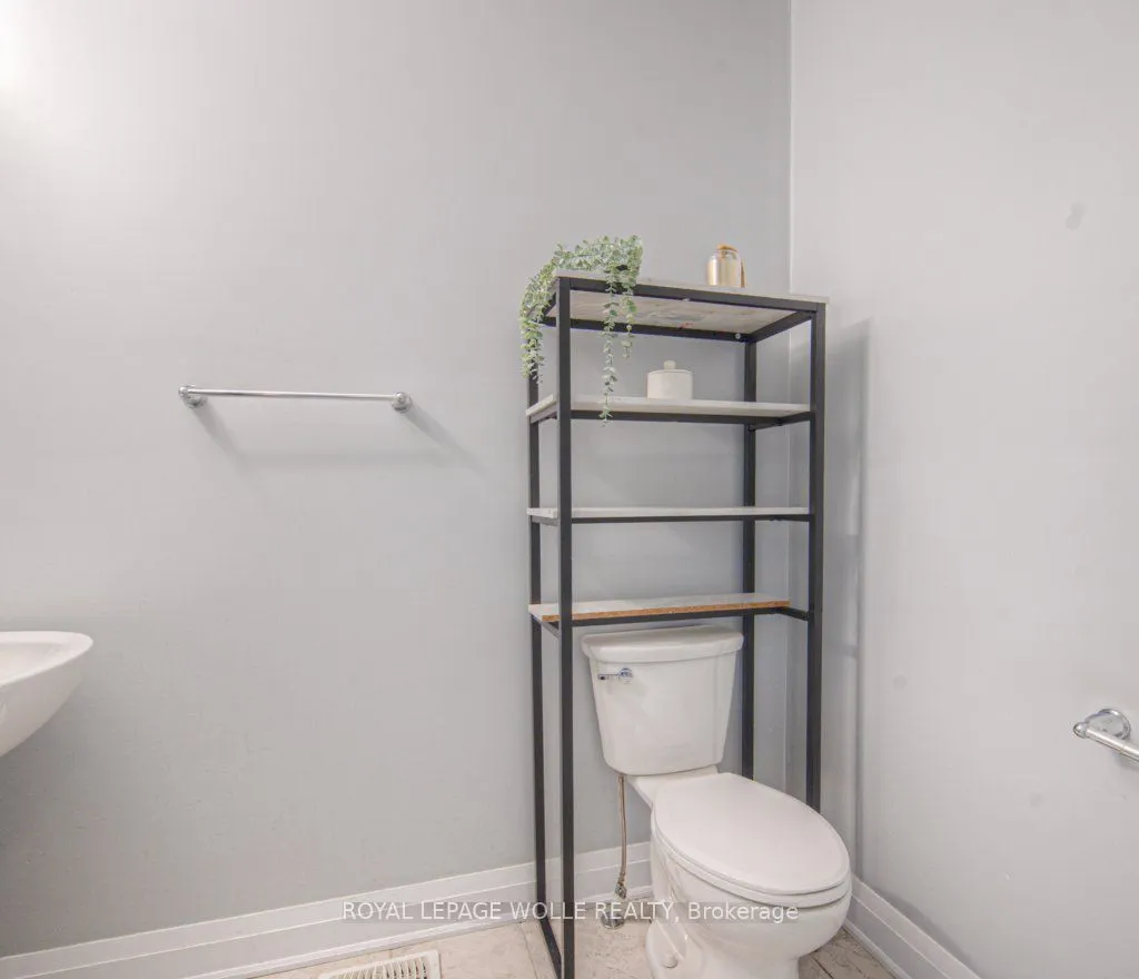 286 Tall Grass Crescent, #15