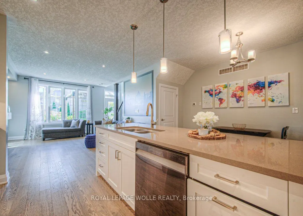 286 Tall Grass Crescent, #15