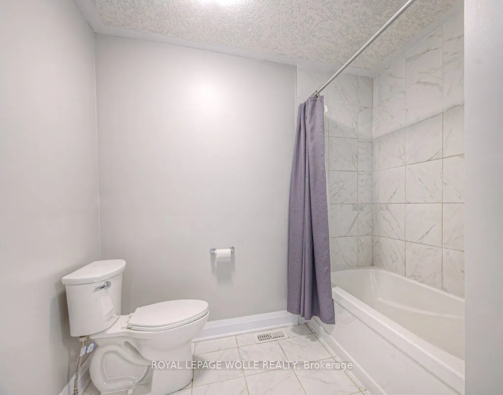 286 Tall Grass Crescent, #15