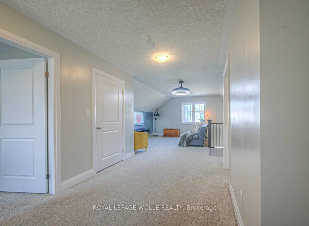 286 Tall Grass Crescent, #15