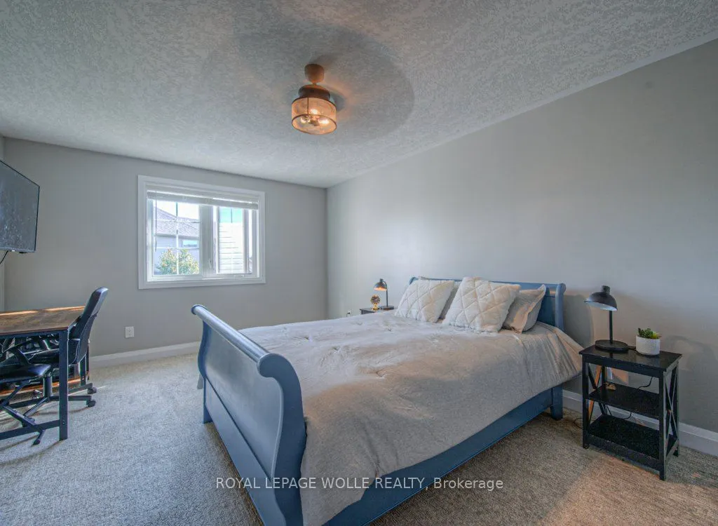 286 Tall Grass Crescent, #15