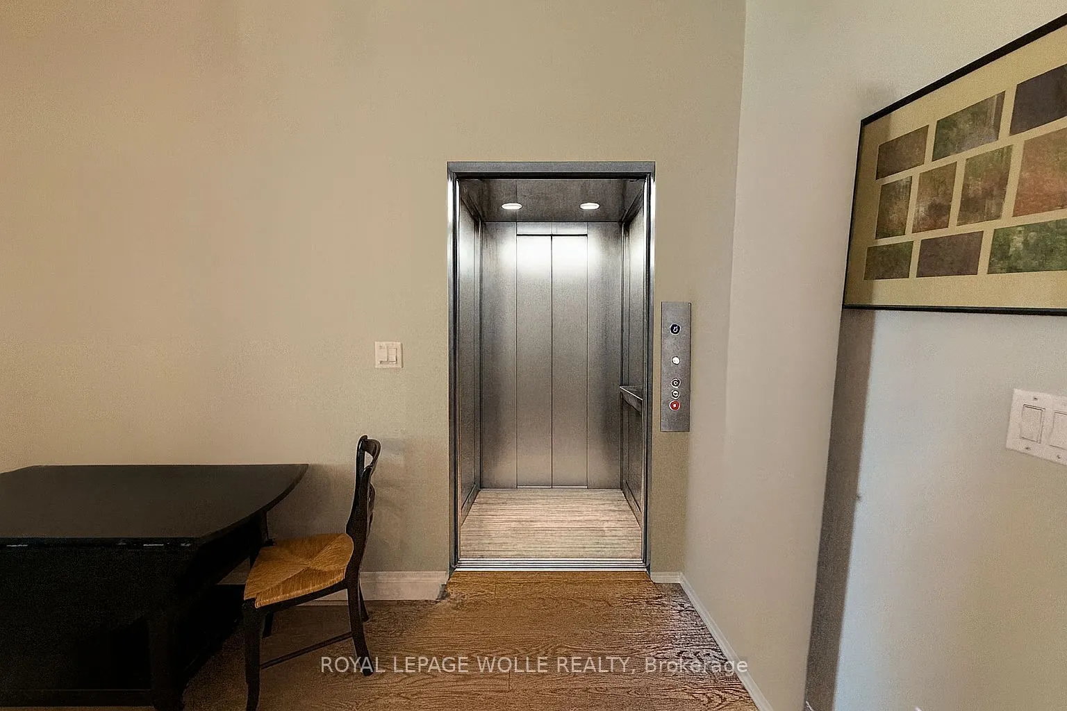 286 Tall Grass Crescent, #15