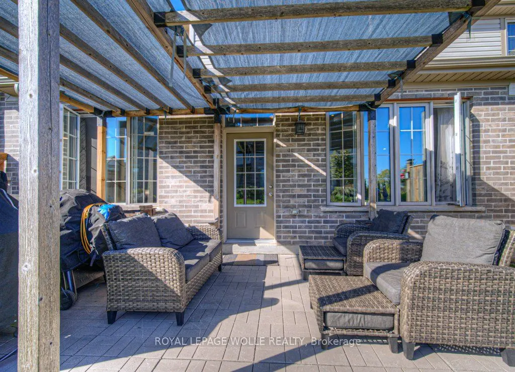 286 Tall Grass Crescent, #15