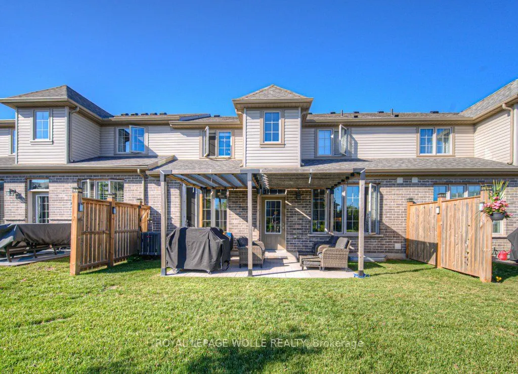 286 Tall Grass Crescent, #15
