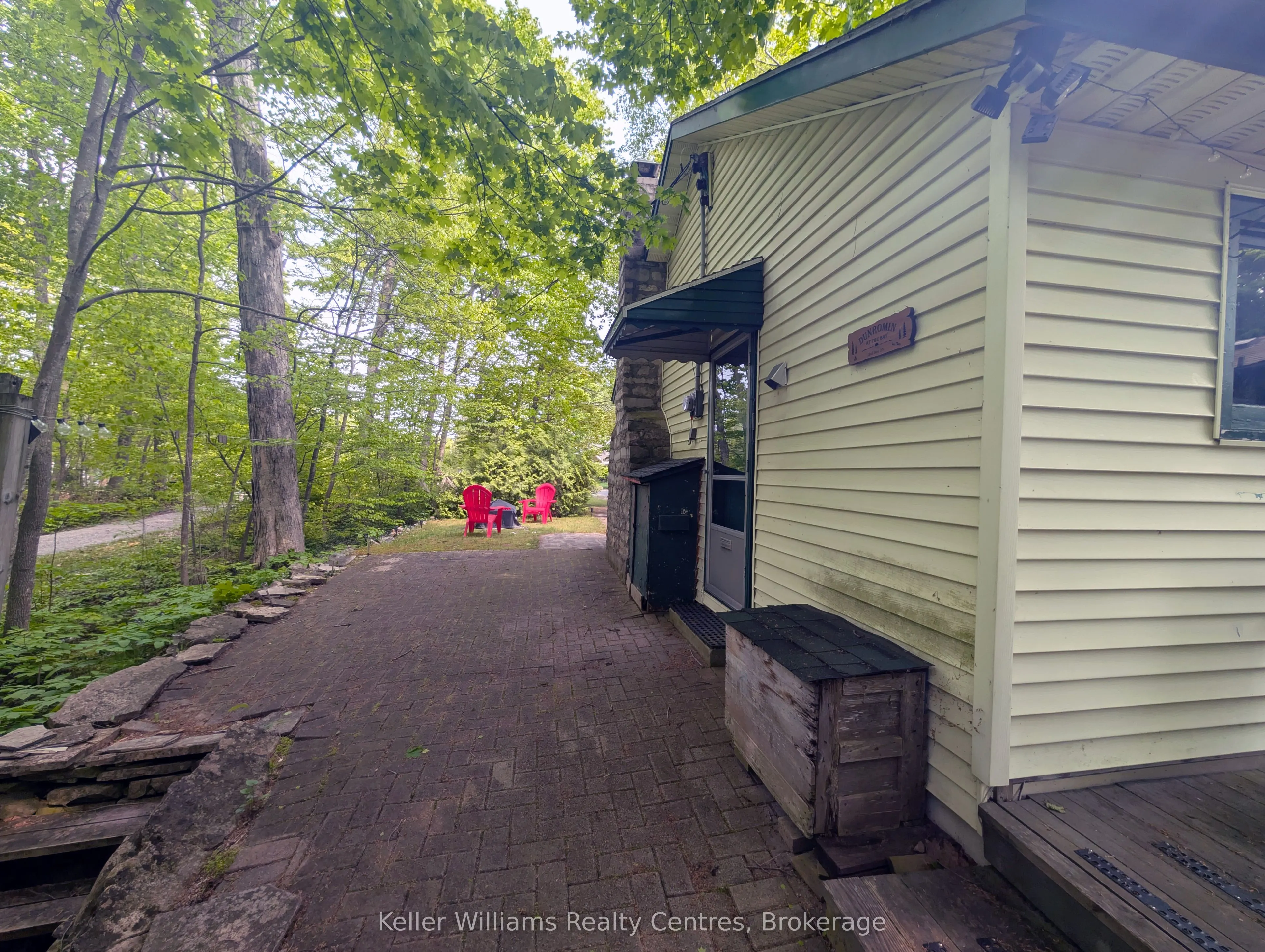 425 HURON Road