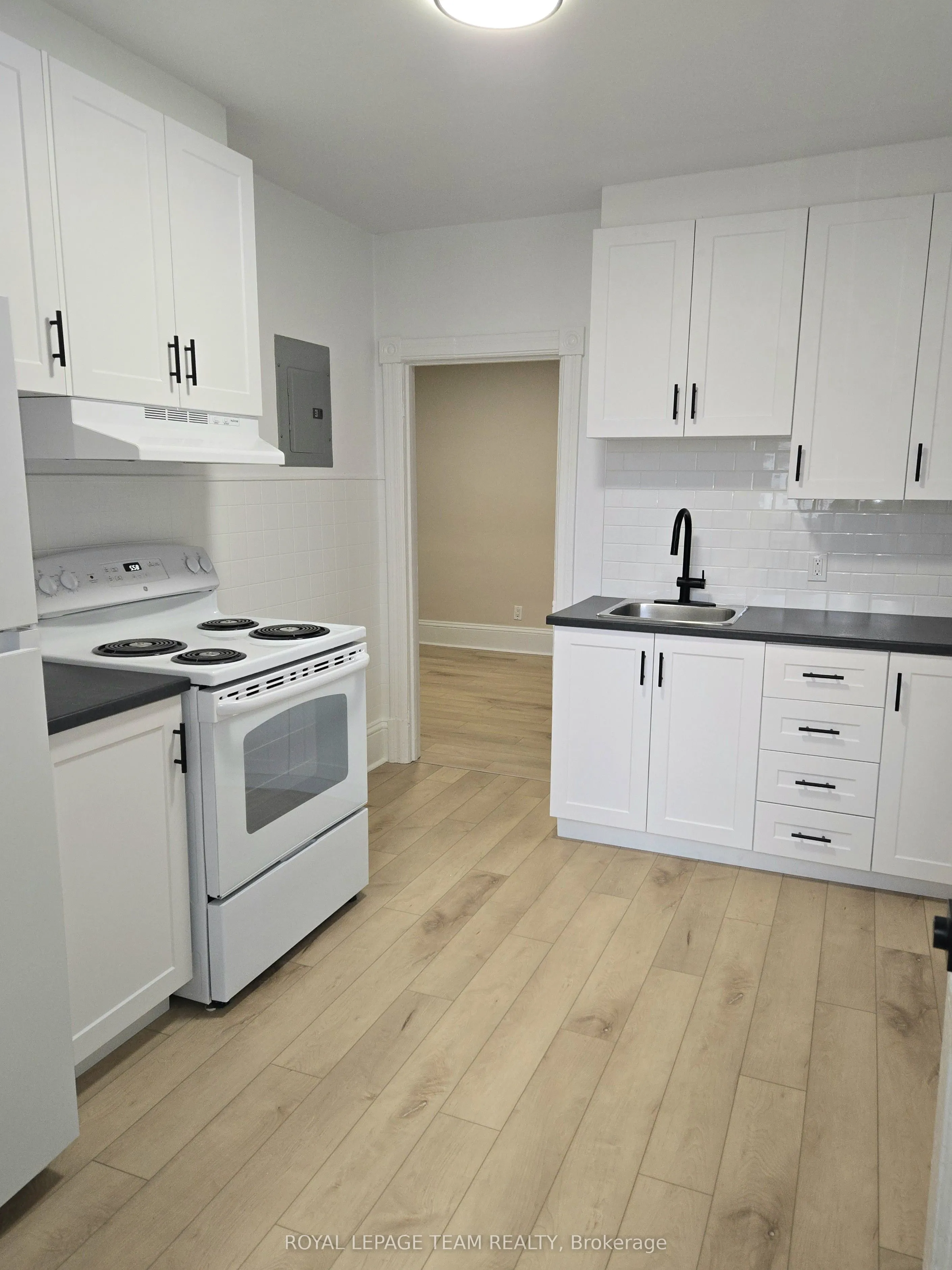 158 St Andrew Street, #1