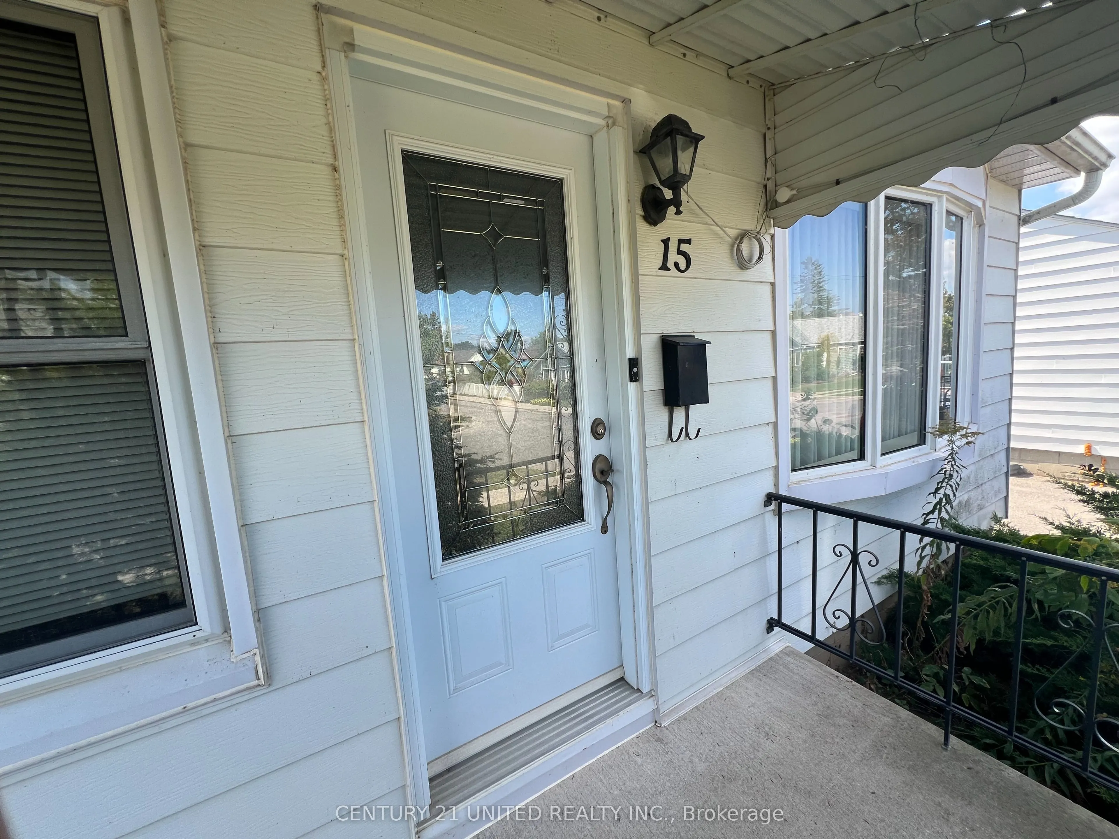 15 Wallace Street