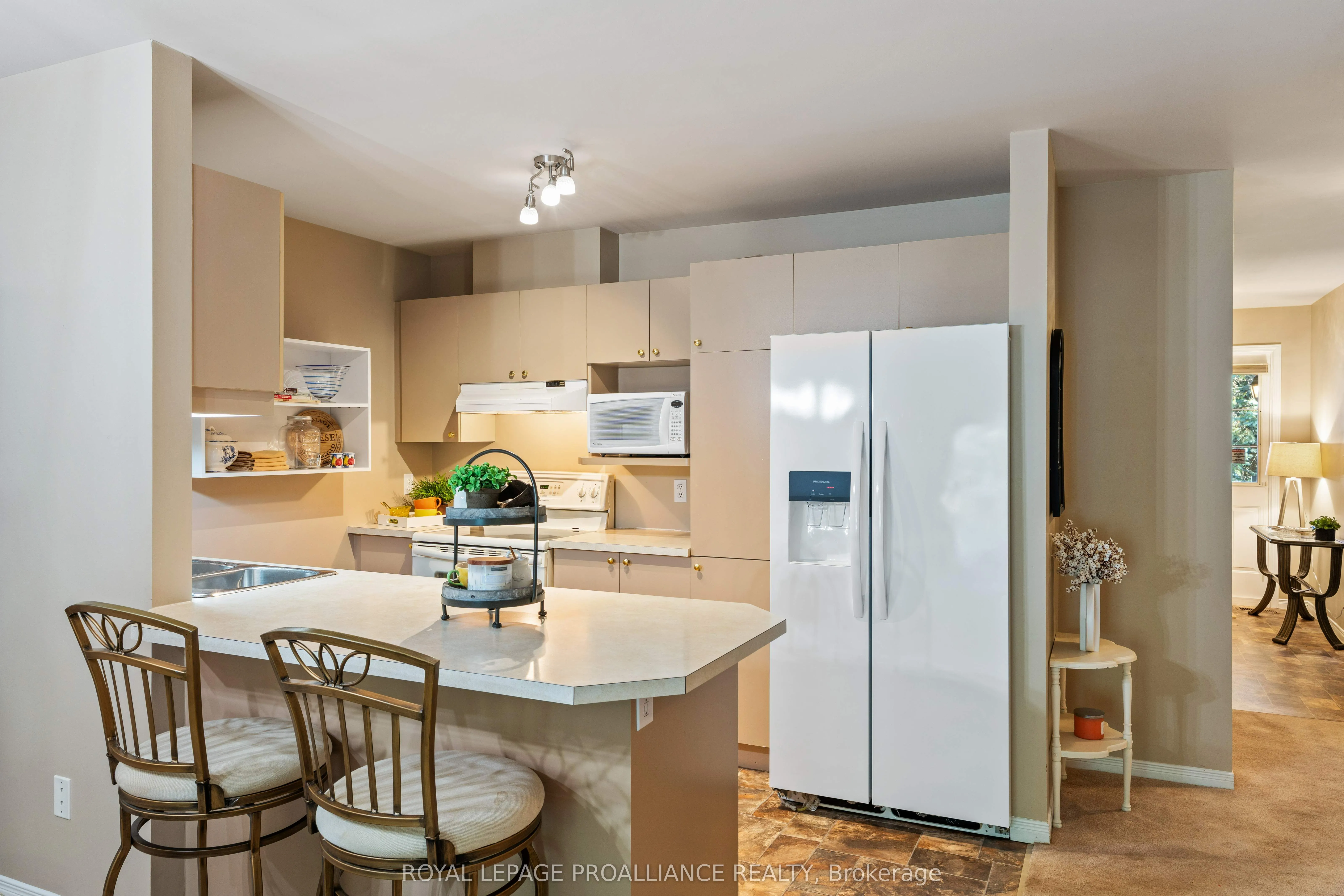 31 Wimot Young Place
