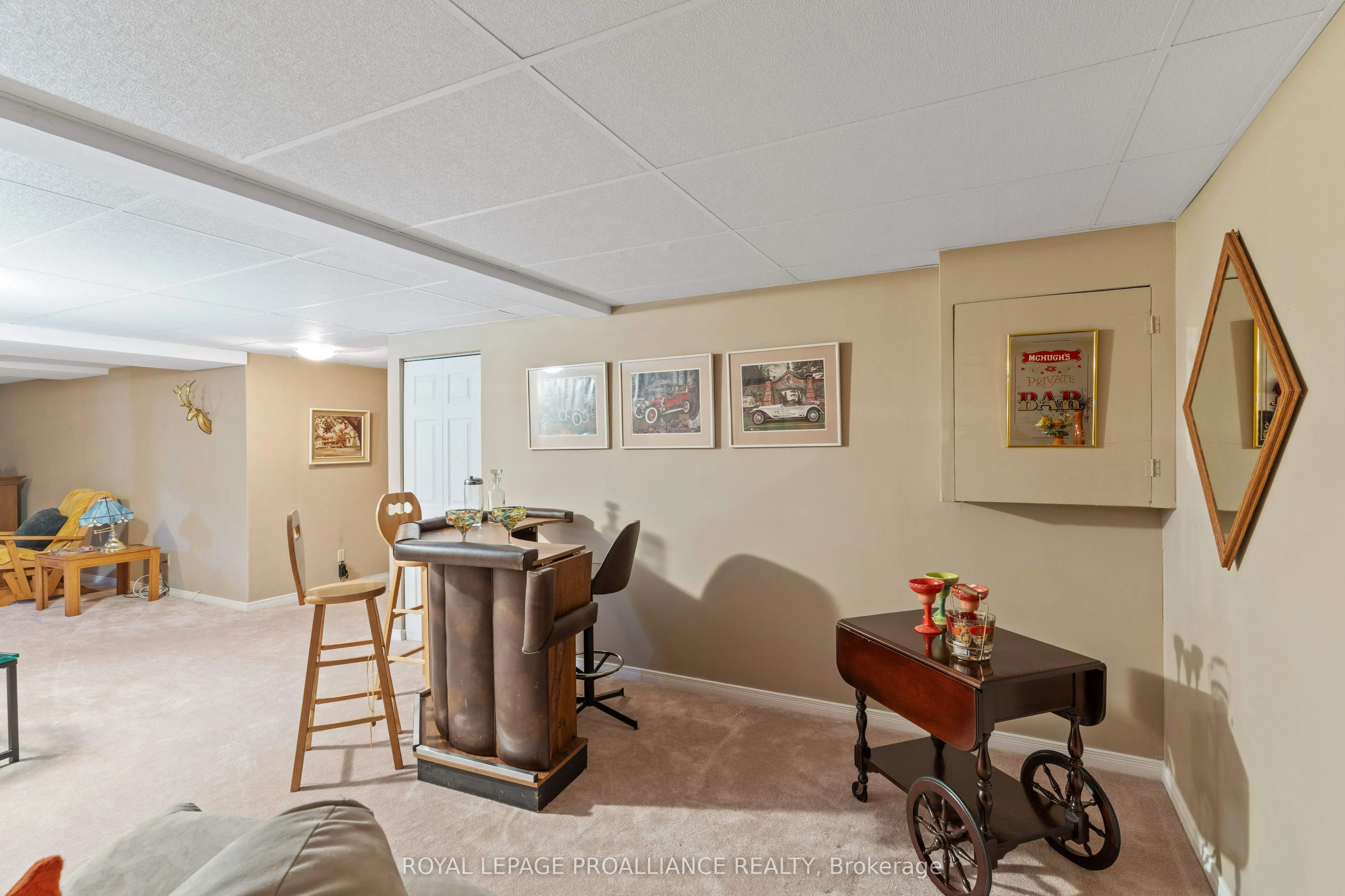 31 Wimot Young Place