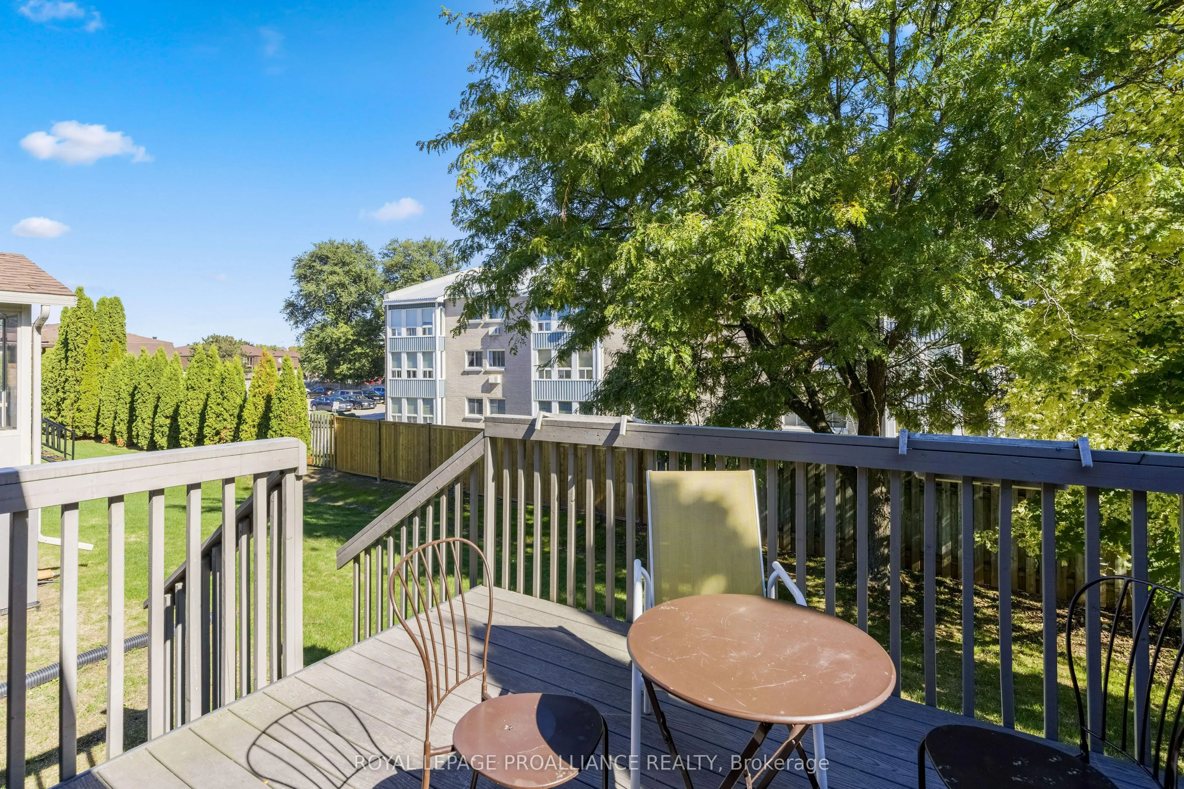 31 Wimot Young Place