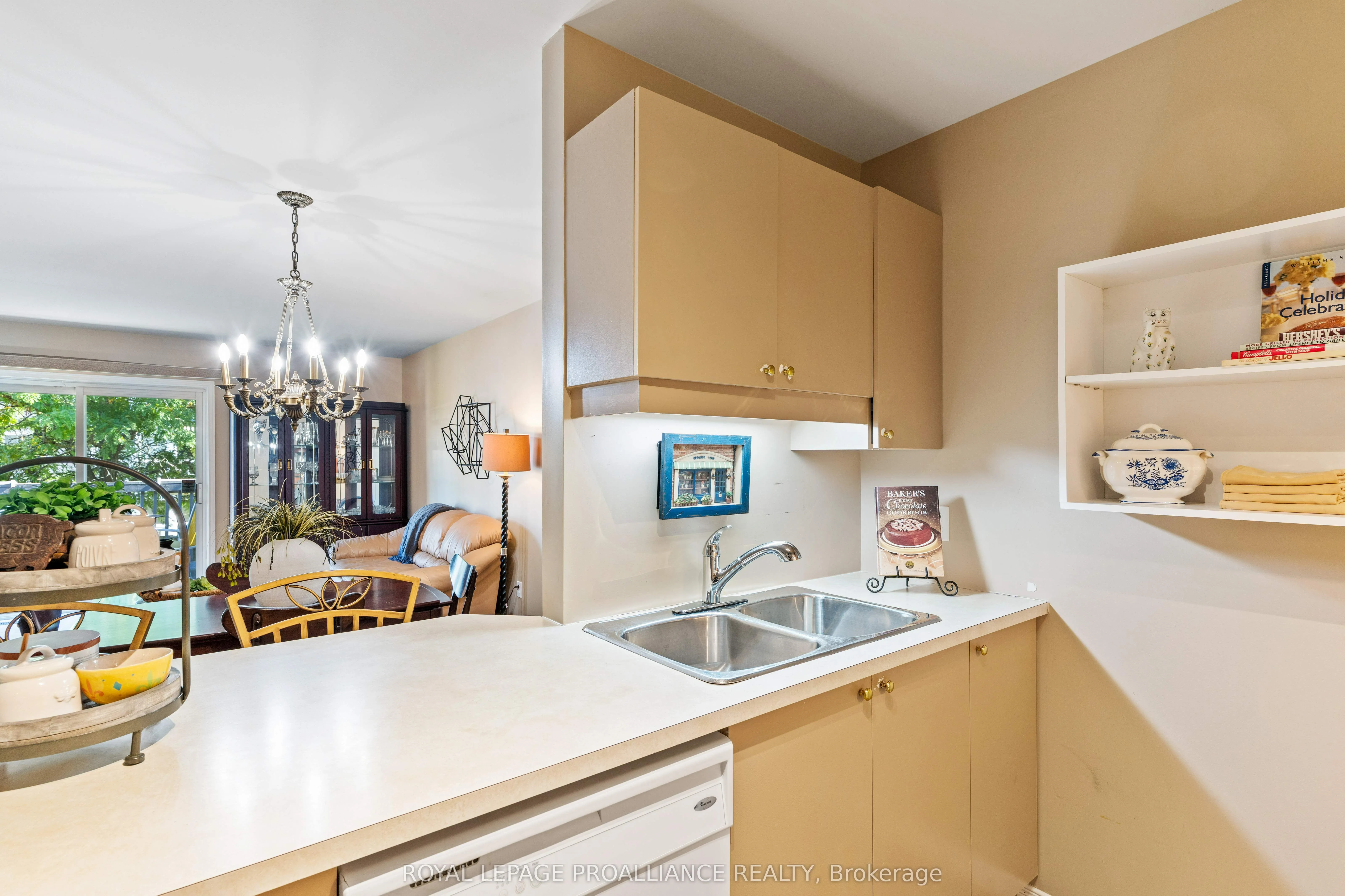 31 Wimot Young Place