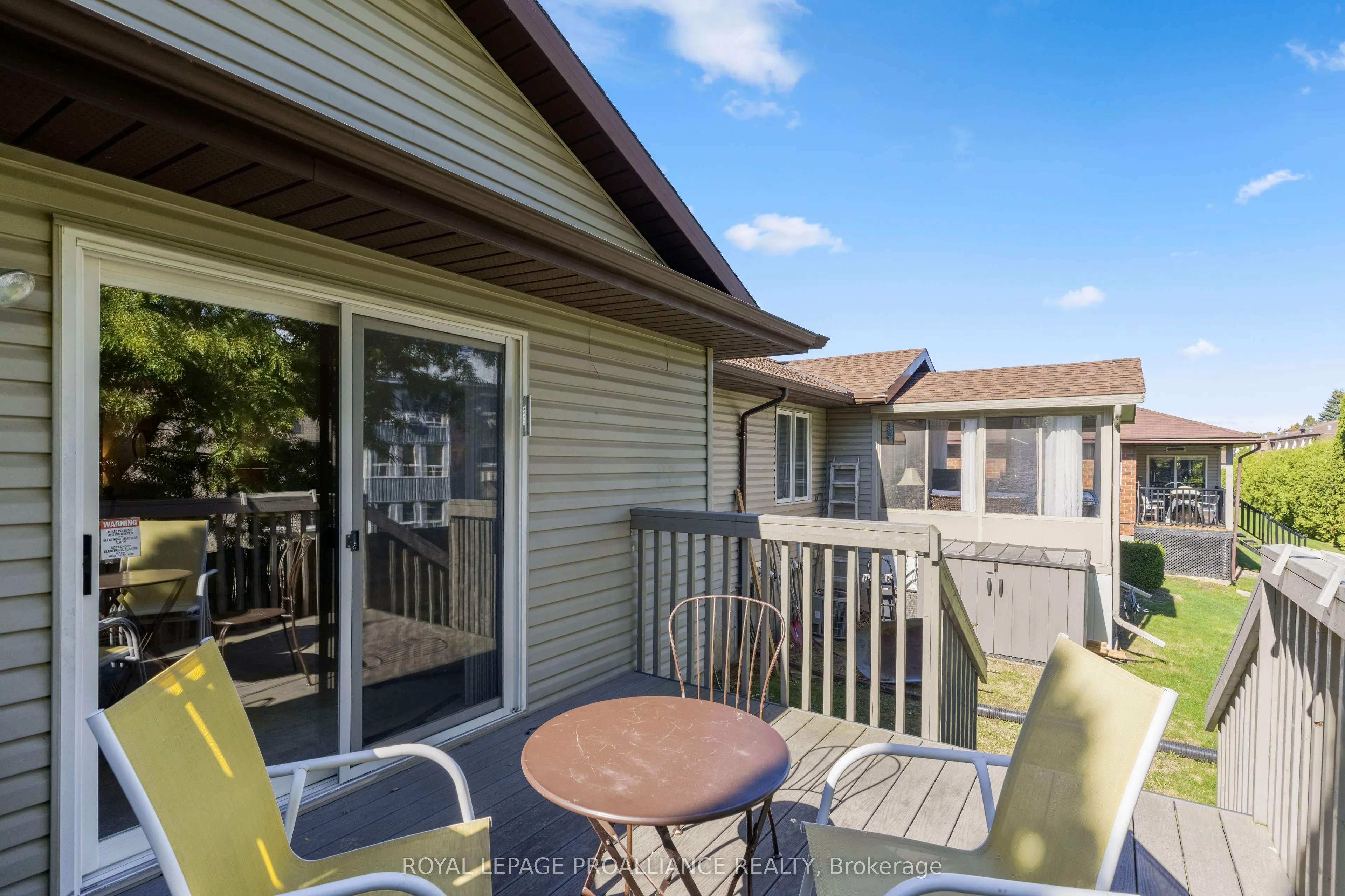 31 Wimot Young Place