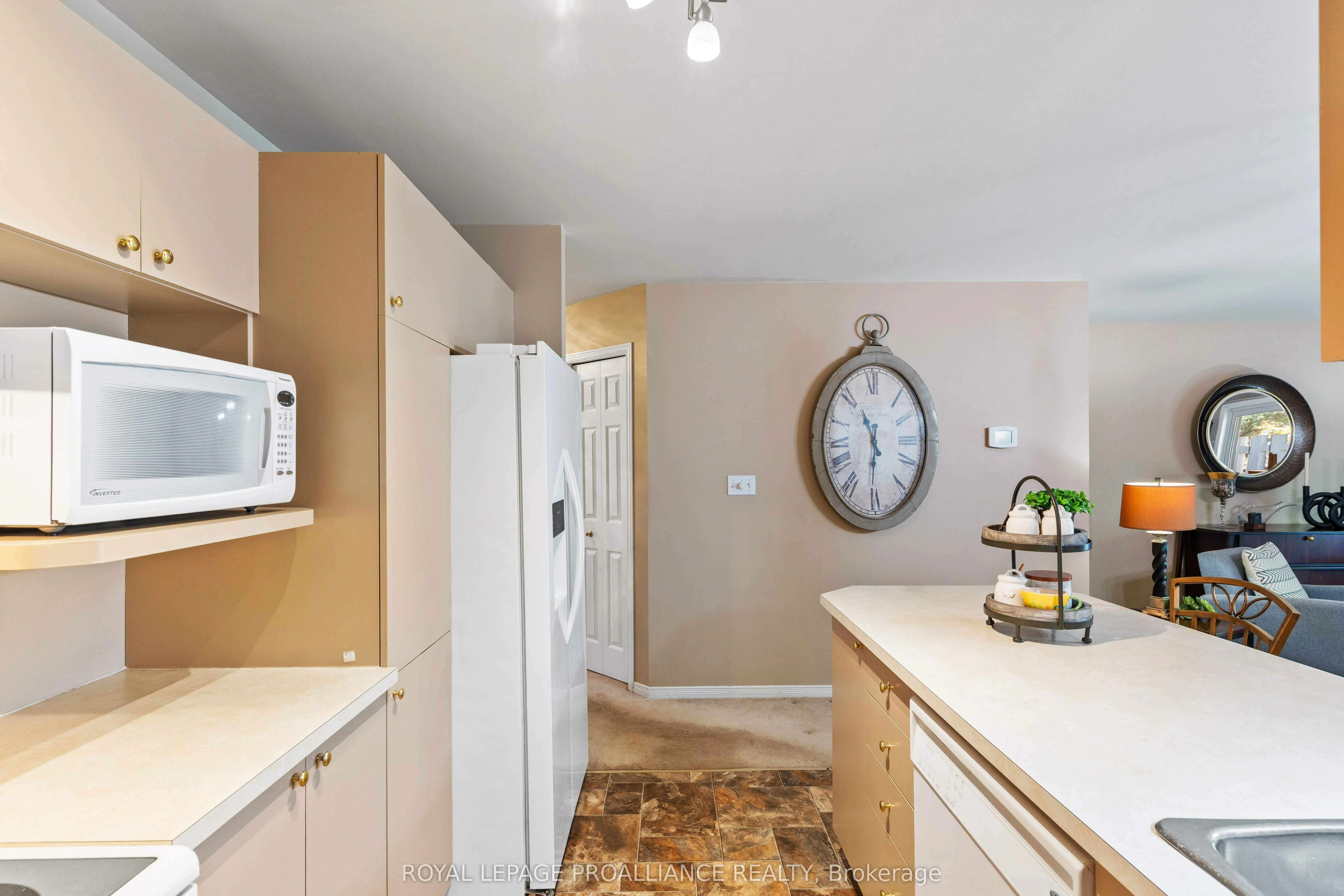 31 Wimot Young Place
