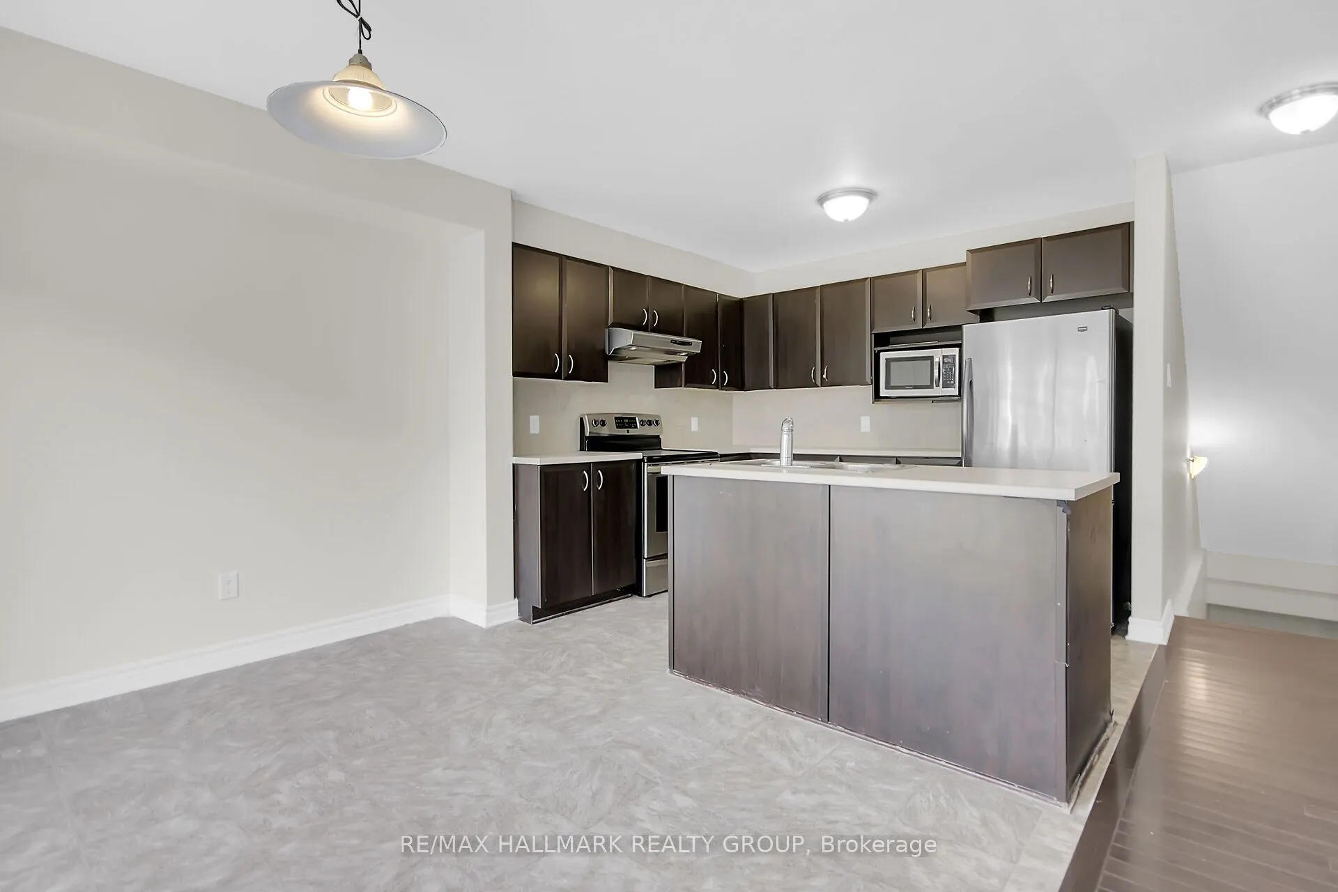 418 Temiskaming Crescent