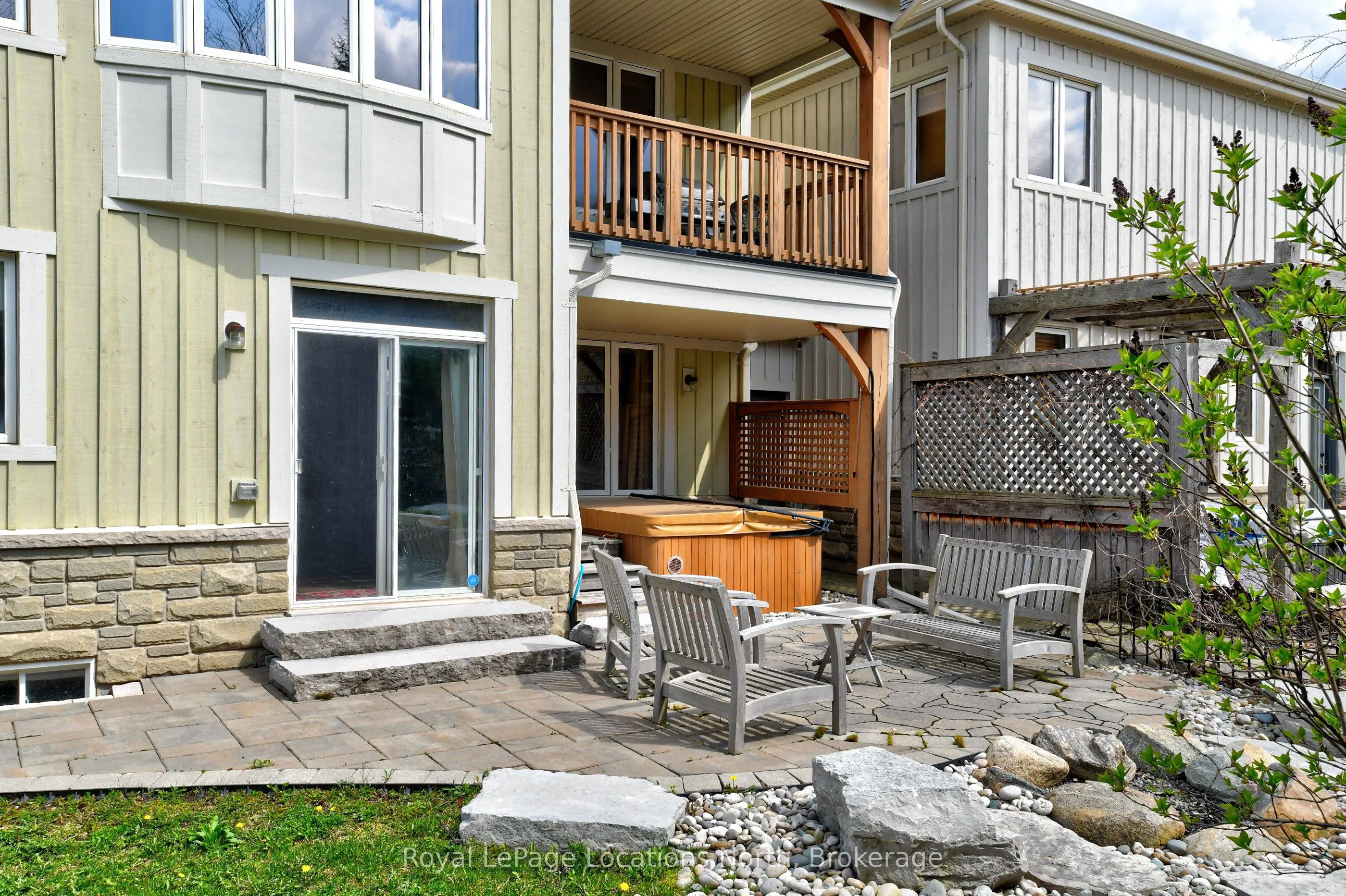 118 VENTURE Boulevard
