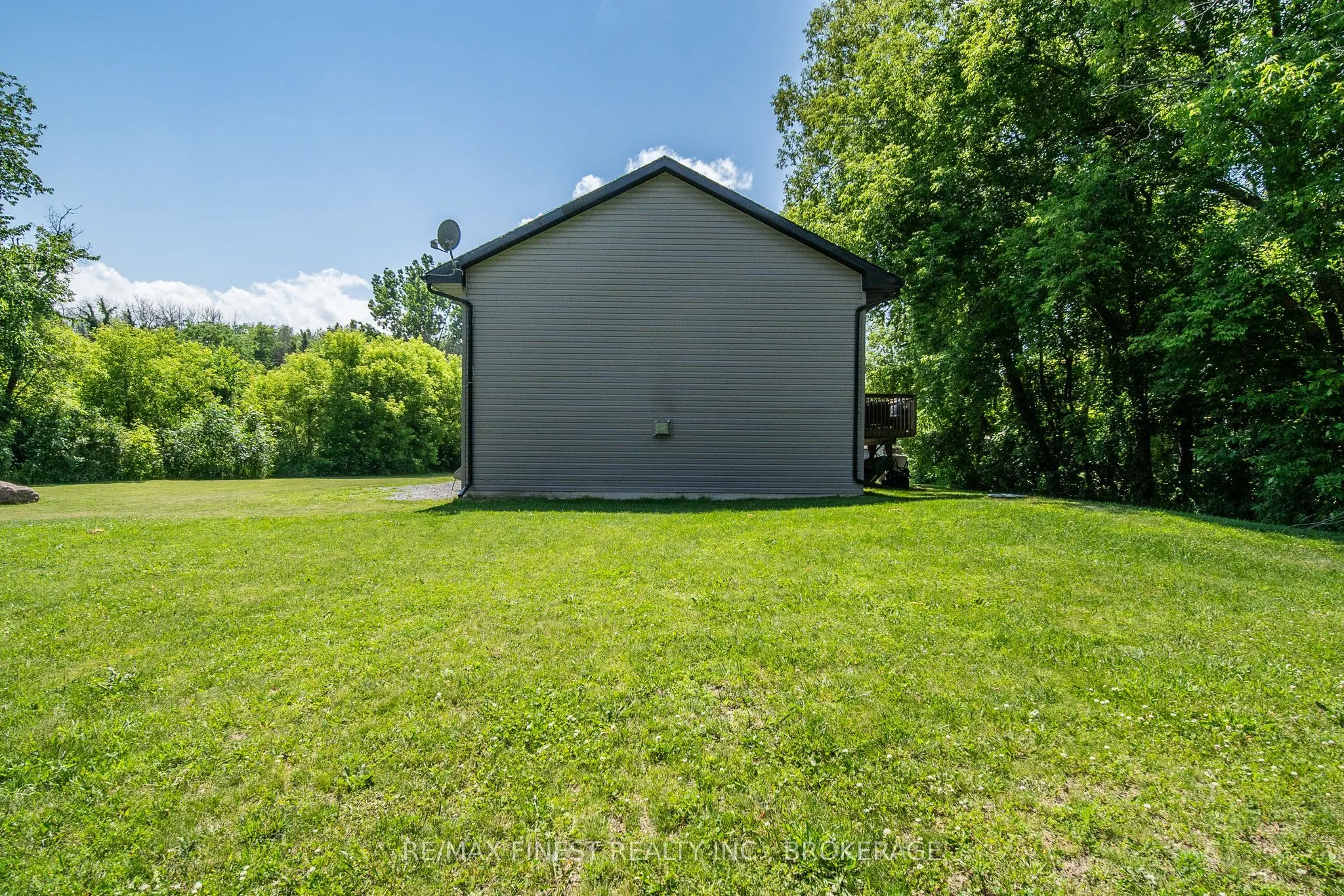 1524 Lake Road