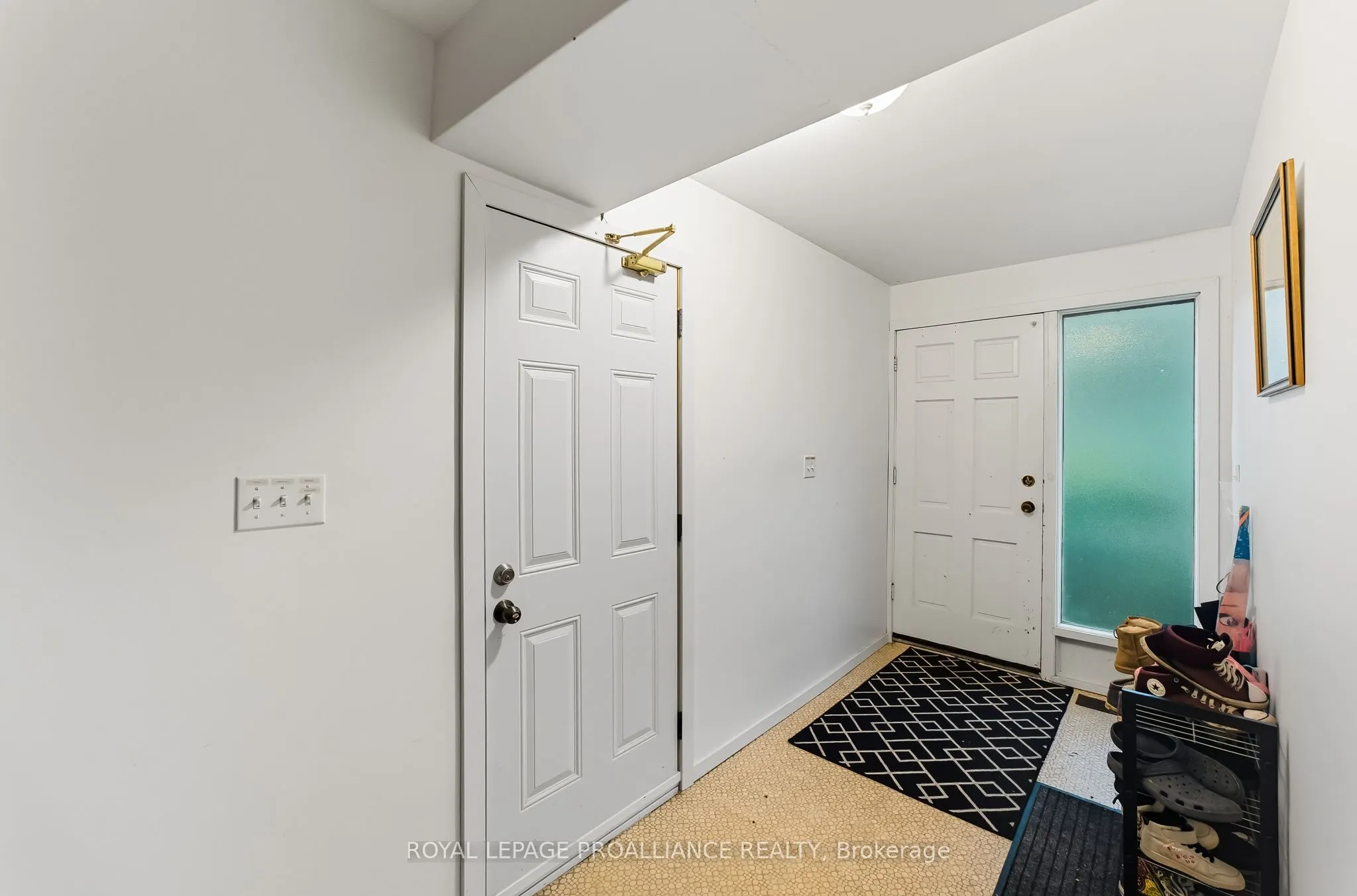 32 James Street W