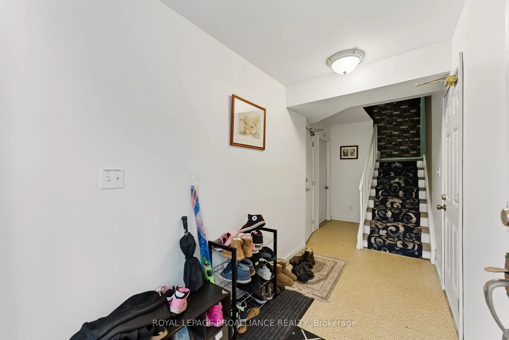 32 James Street W