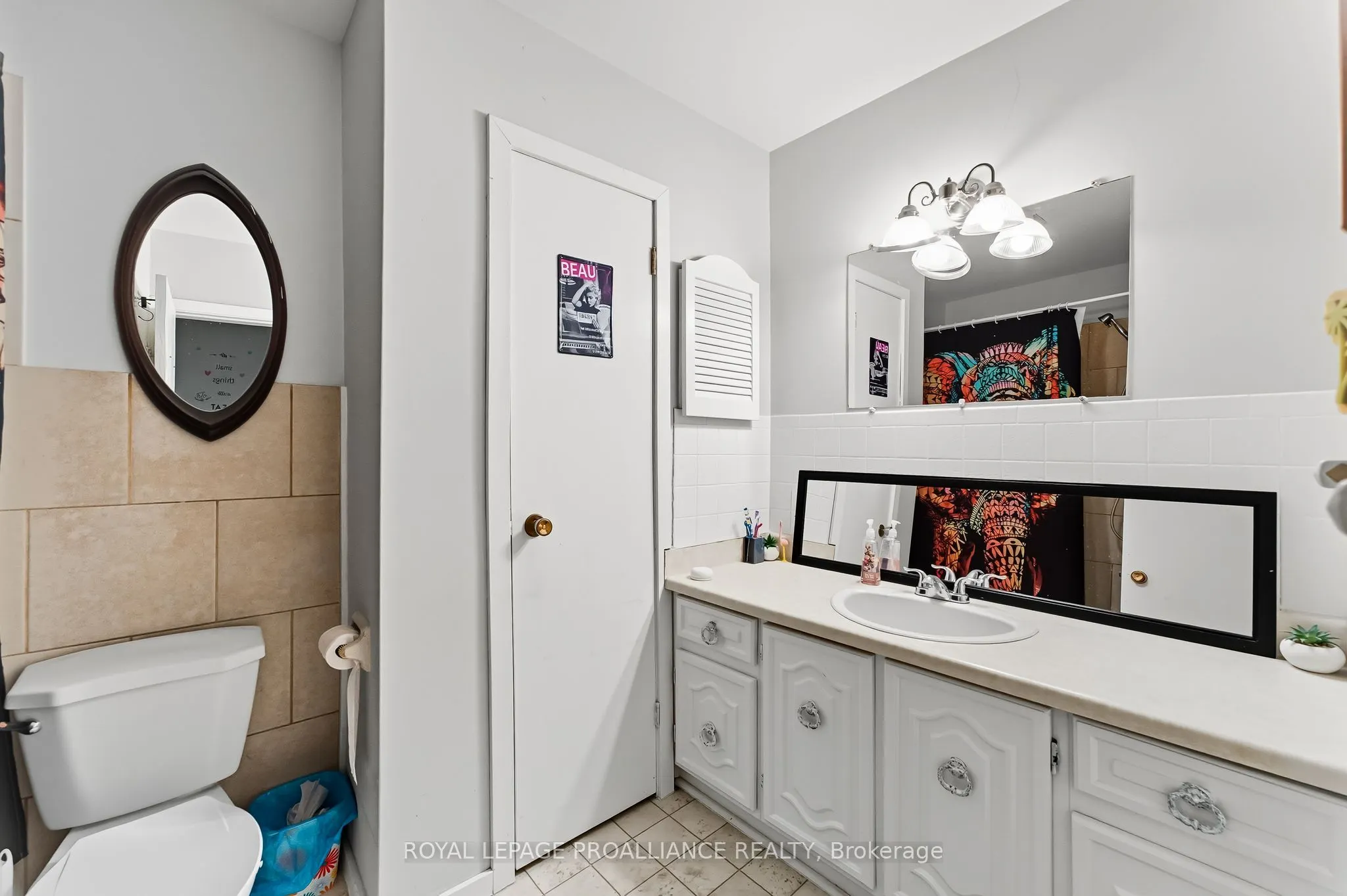 32 James Street W