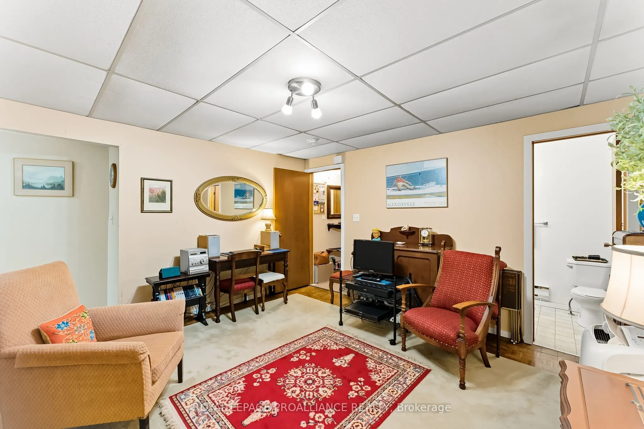 32 James Street W