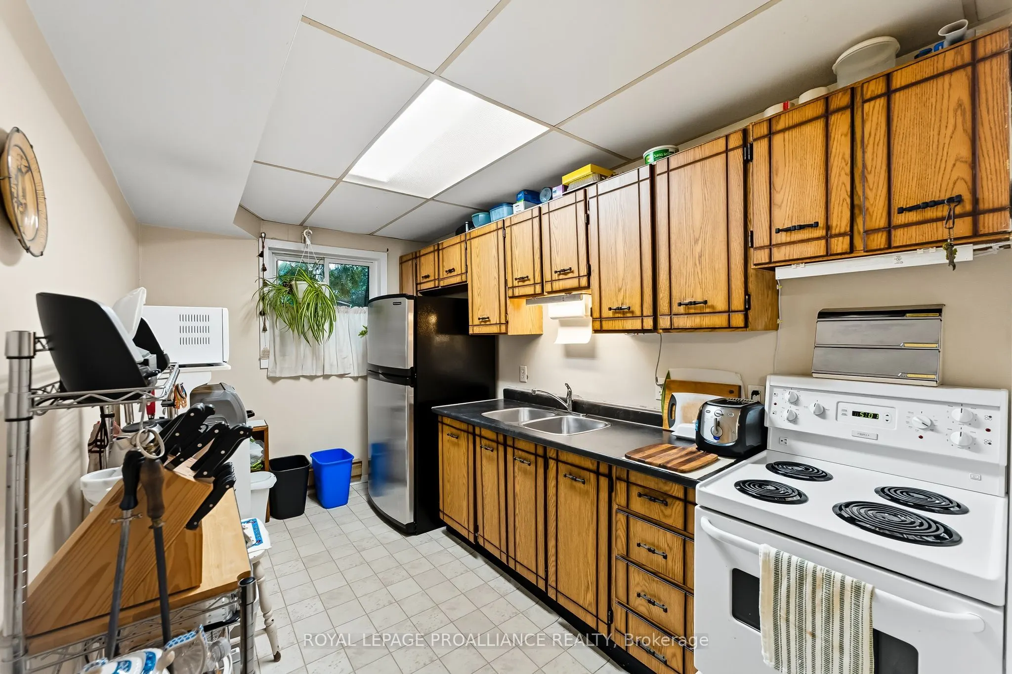 32 James Street W