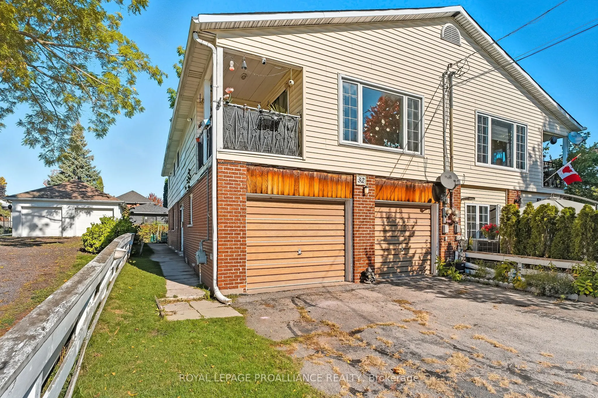 32 James Street W