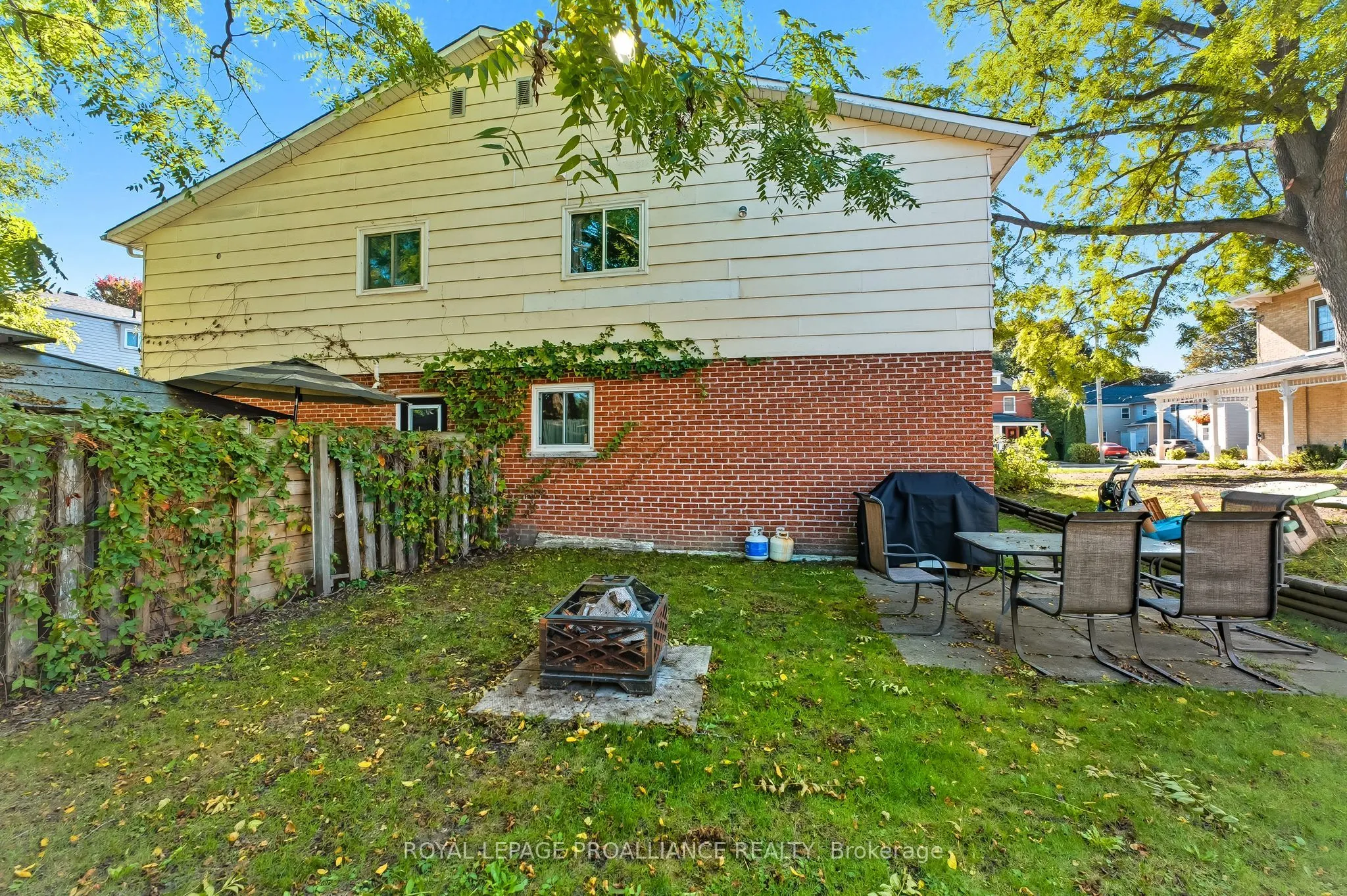32 James Street W