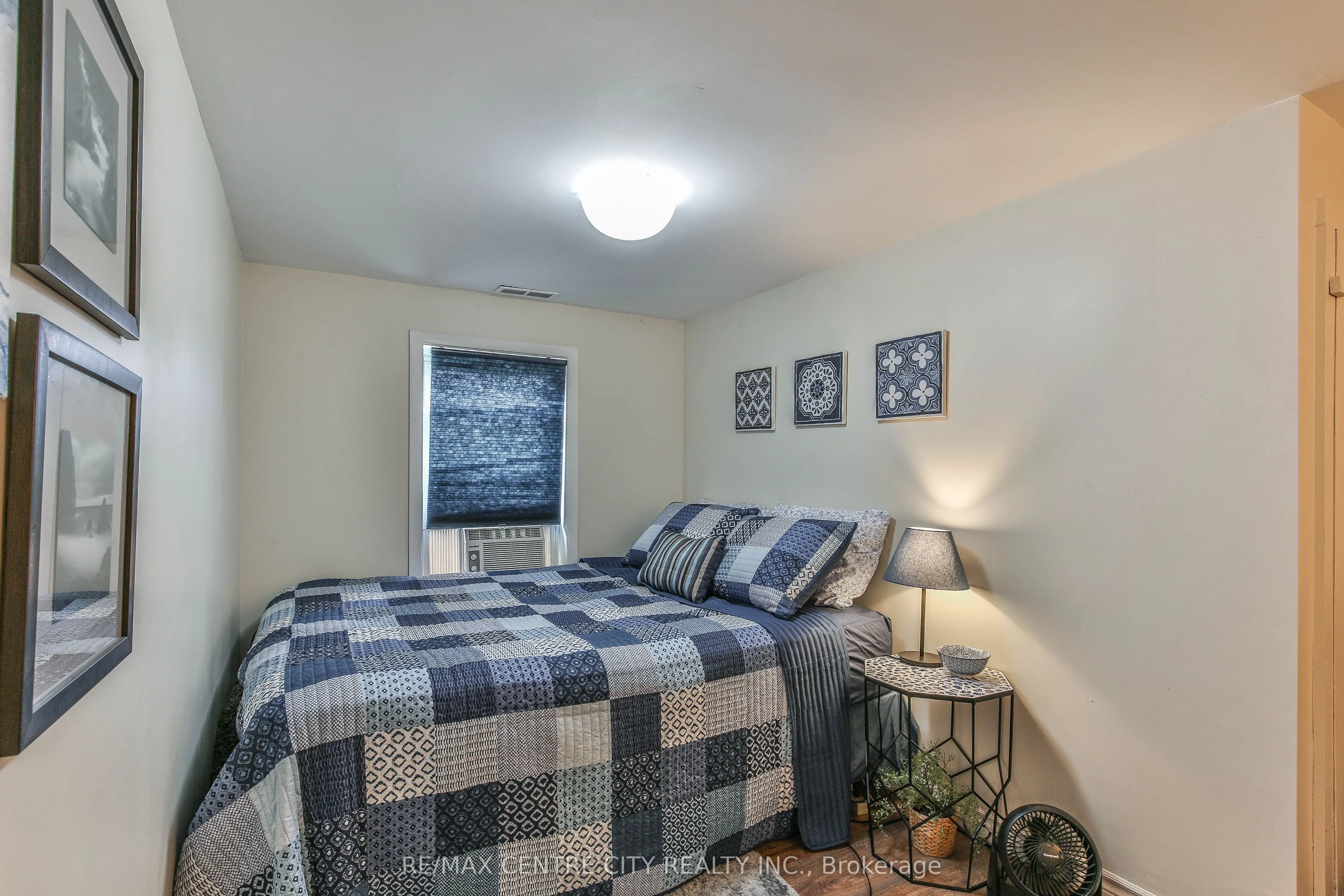 13 Potters Road N