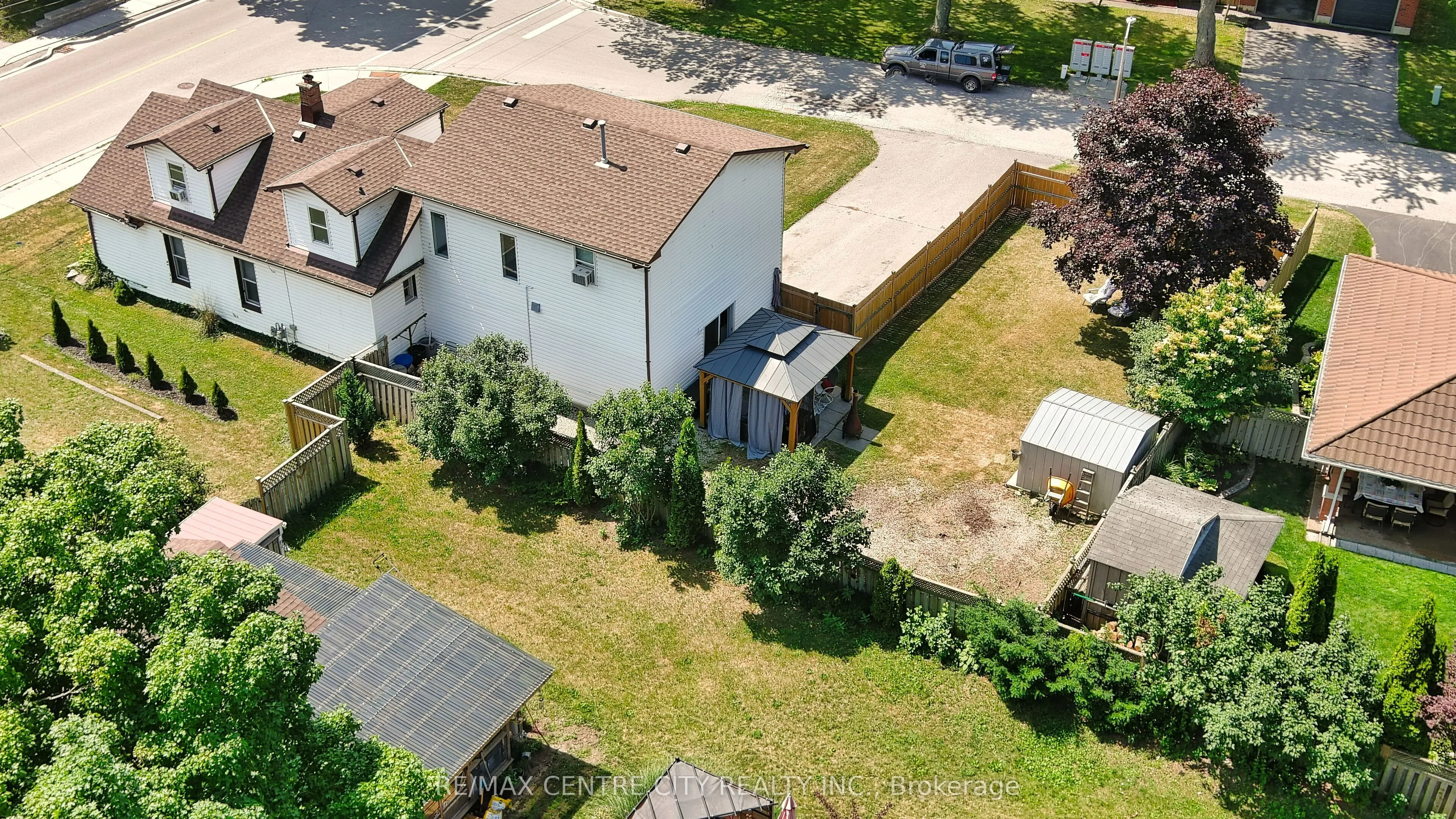 13 Potters Road N