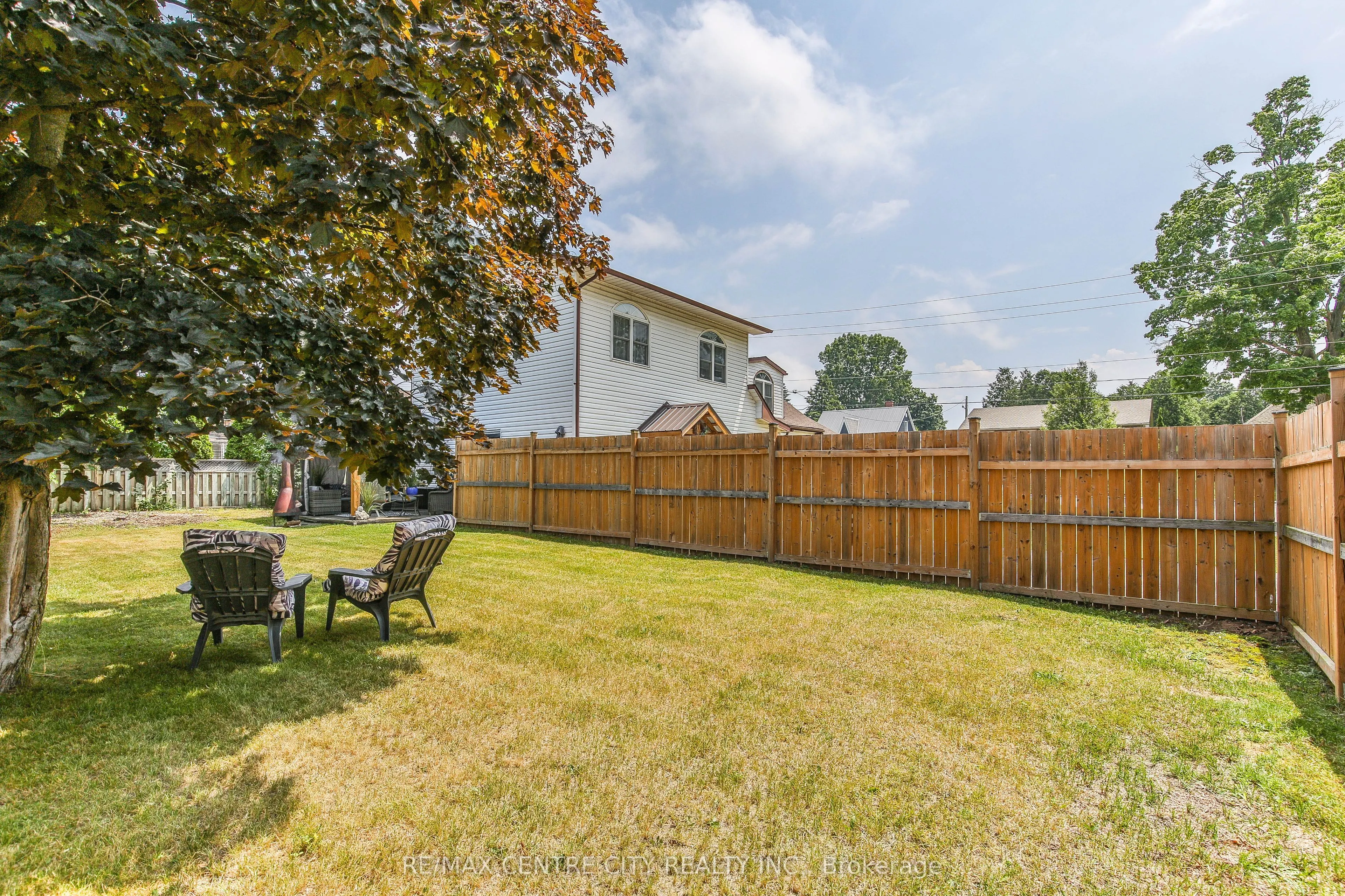 13 Potters Road N