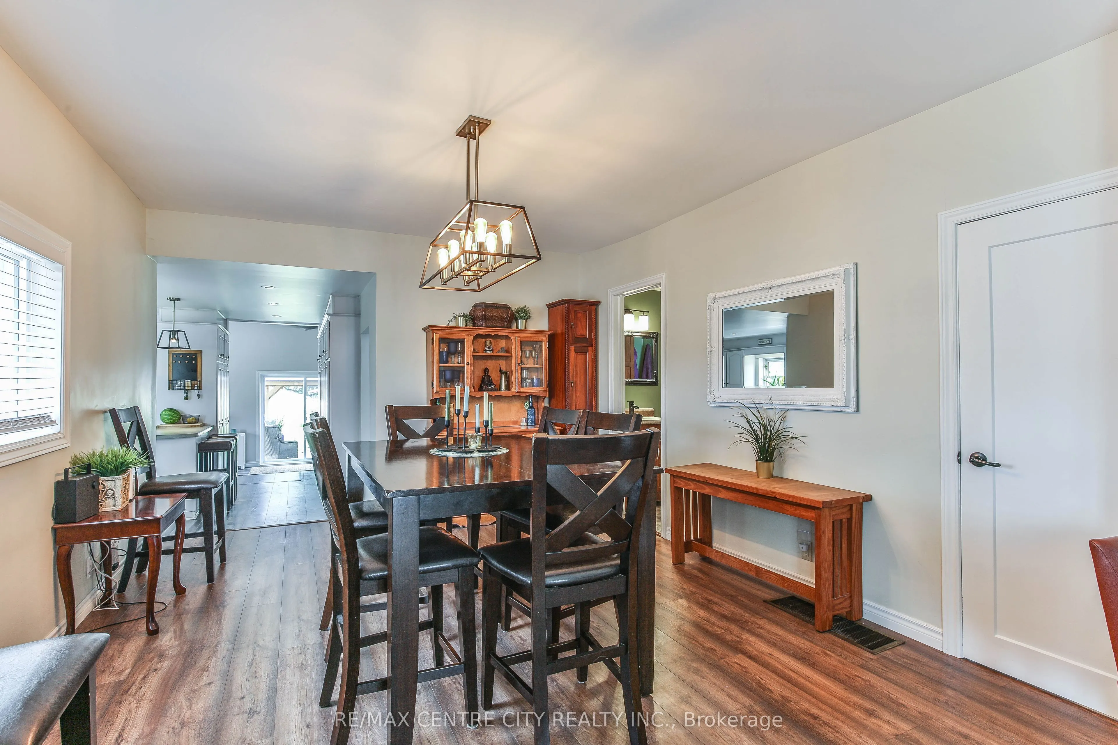 13 Potters Road N