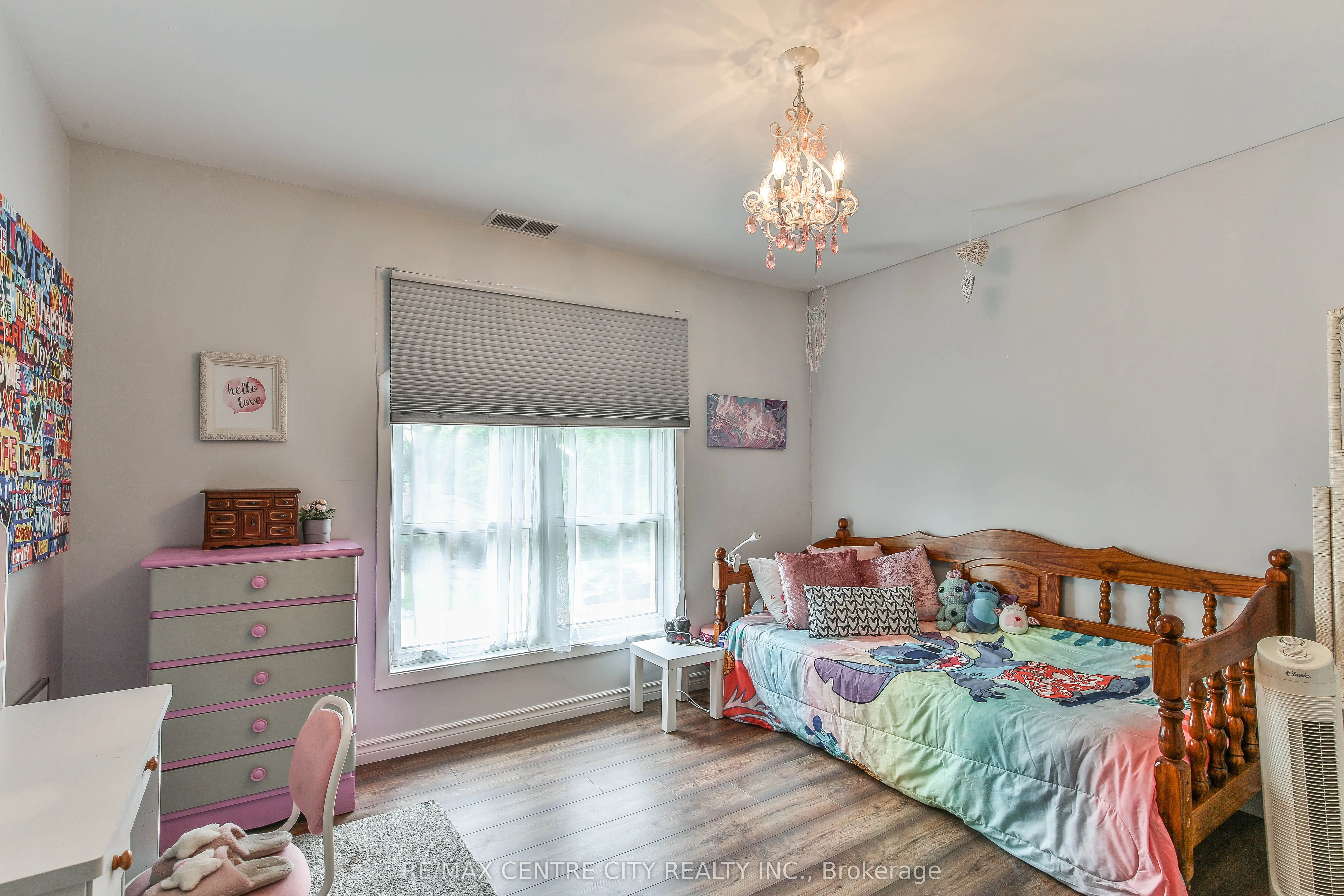 13 Potters Road N